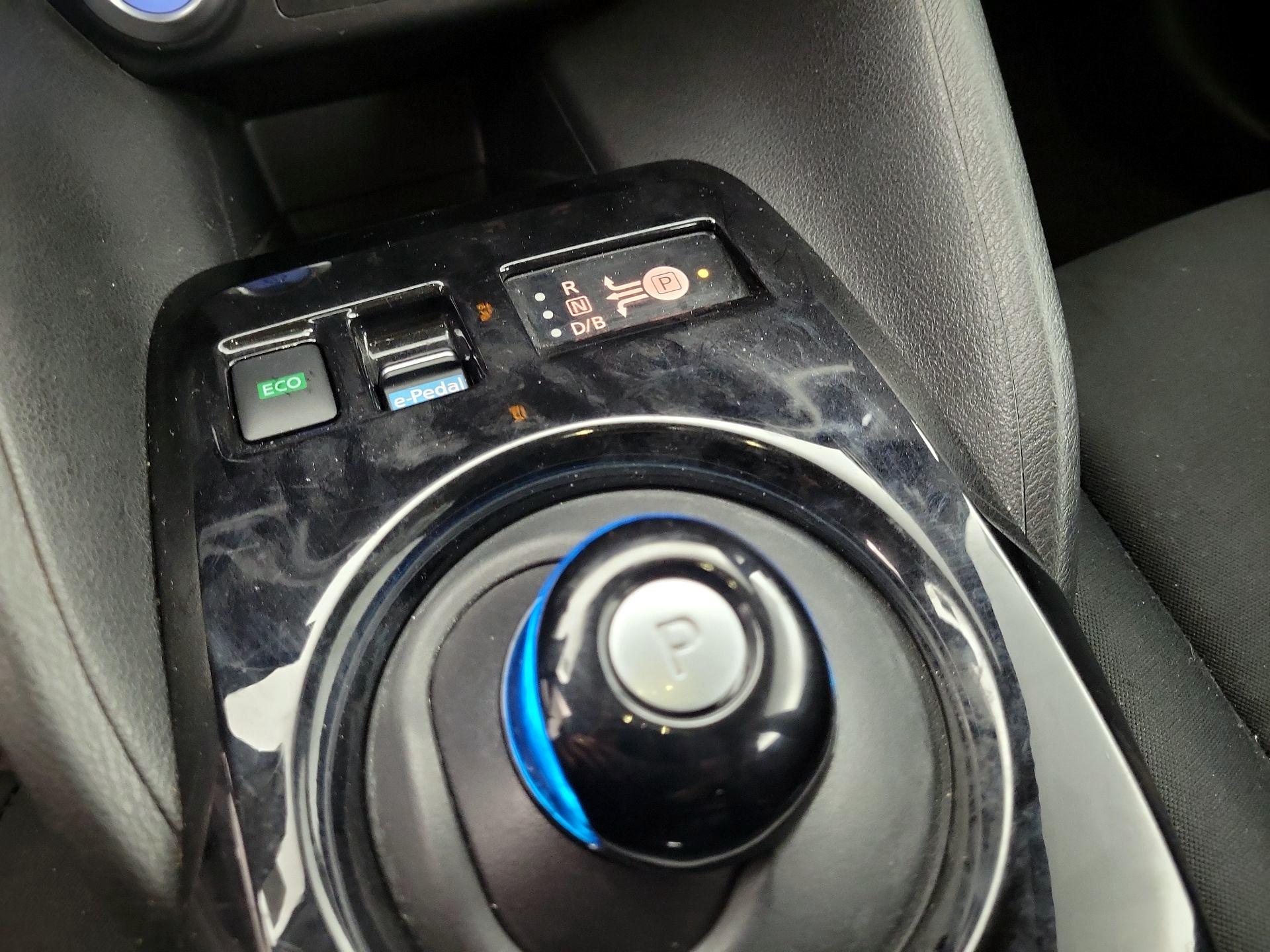 Thumbnail: 2019 Nissan Leaf - 18