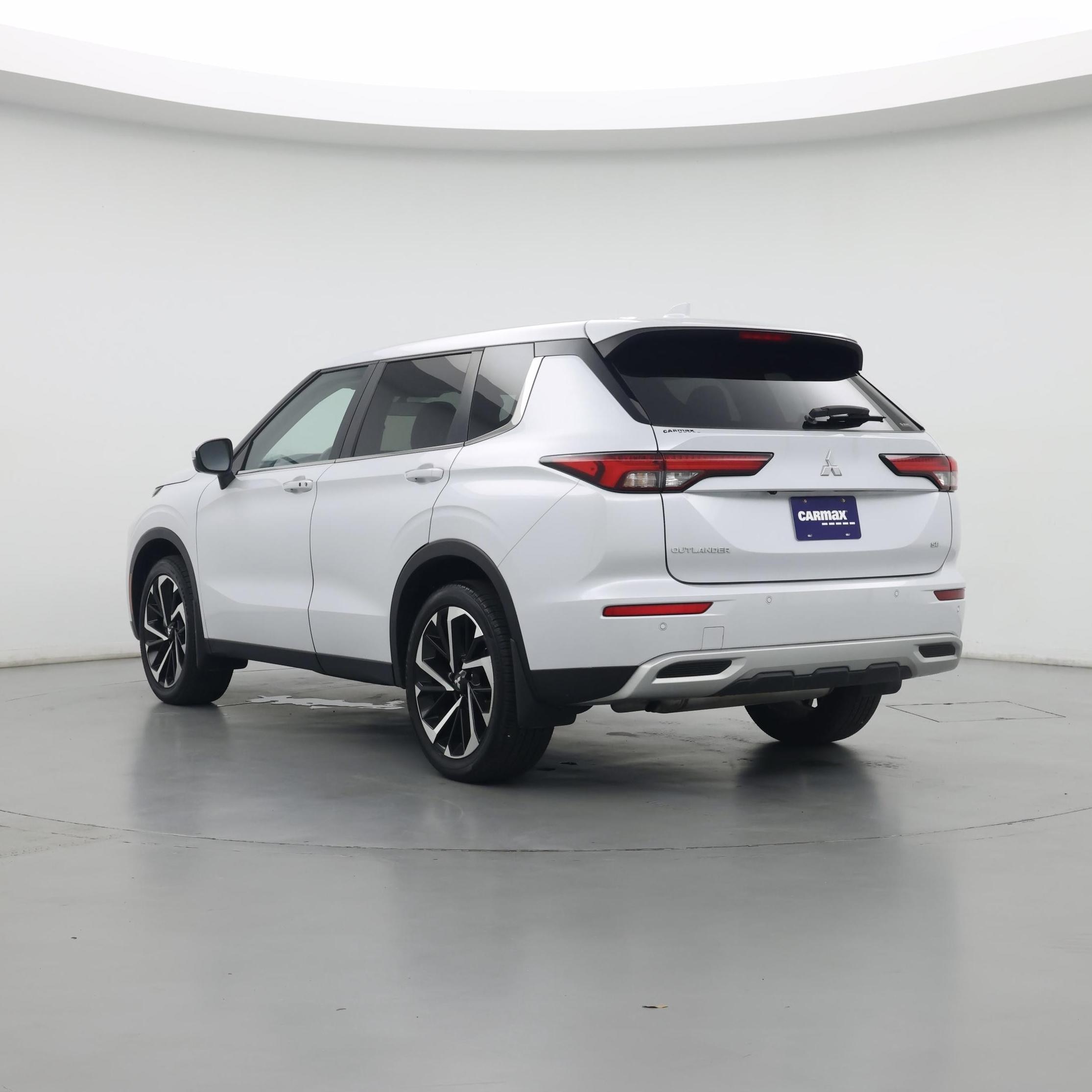 Thumbnail: 2024 Mitsubishi Outlander - 2