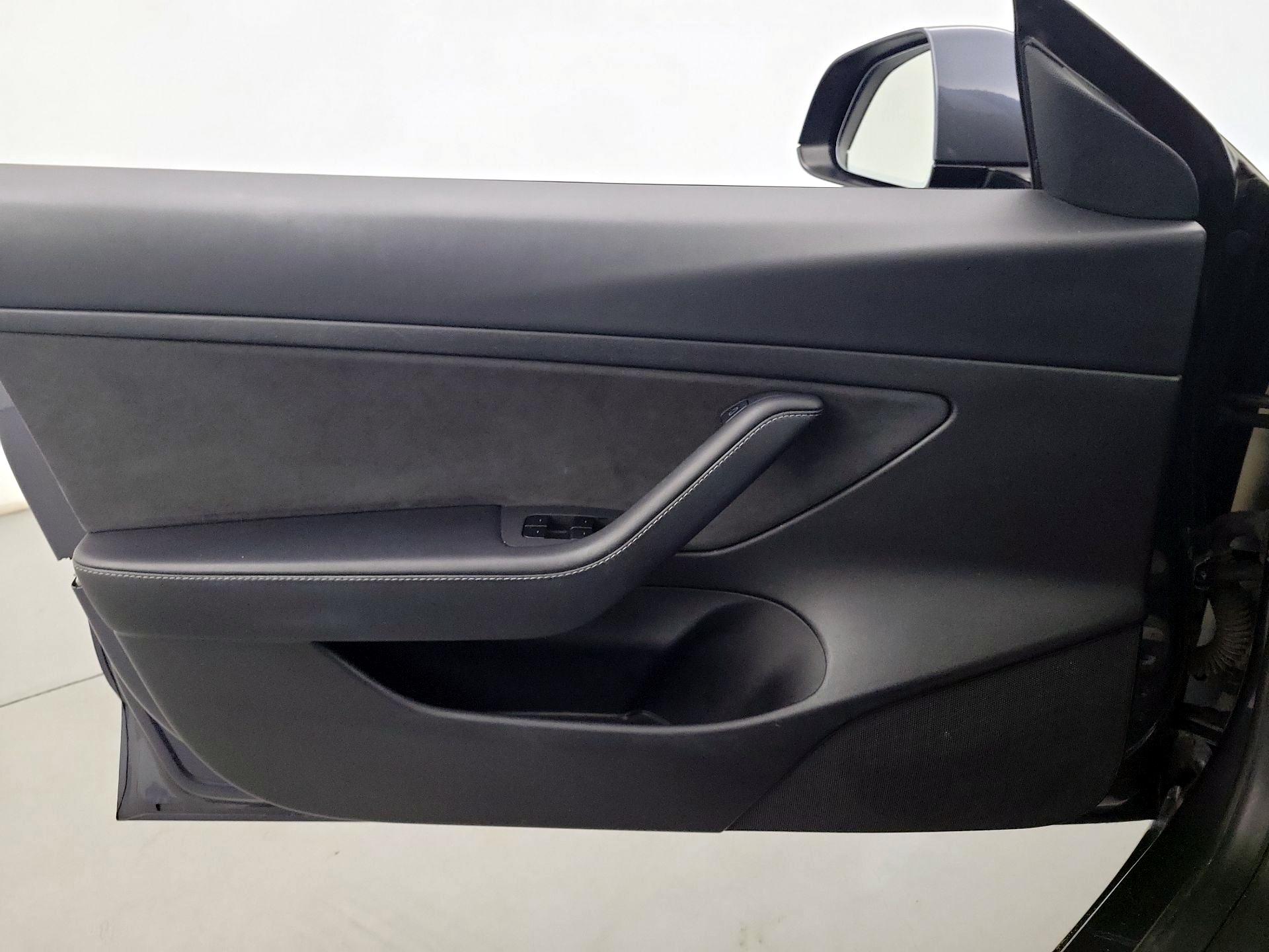 Thumbnail: 2021 Tesla Model 3 - 12