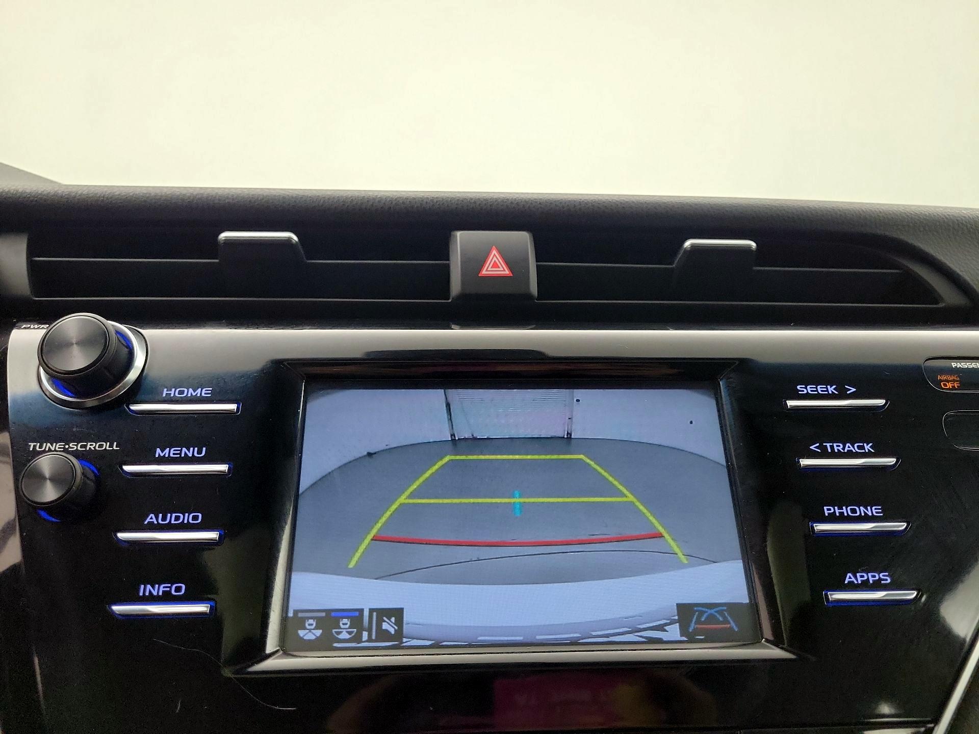 Thumbnail: 2018 Toyota Camry - 14