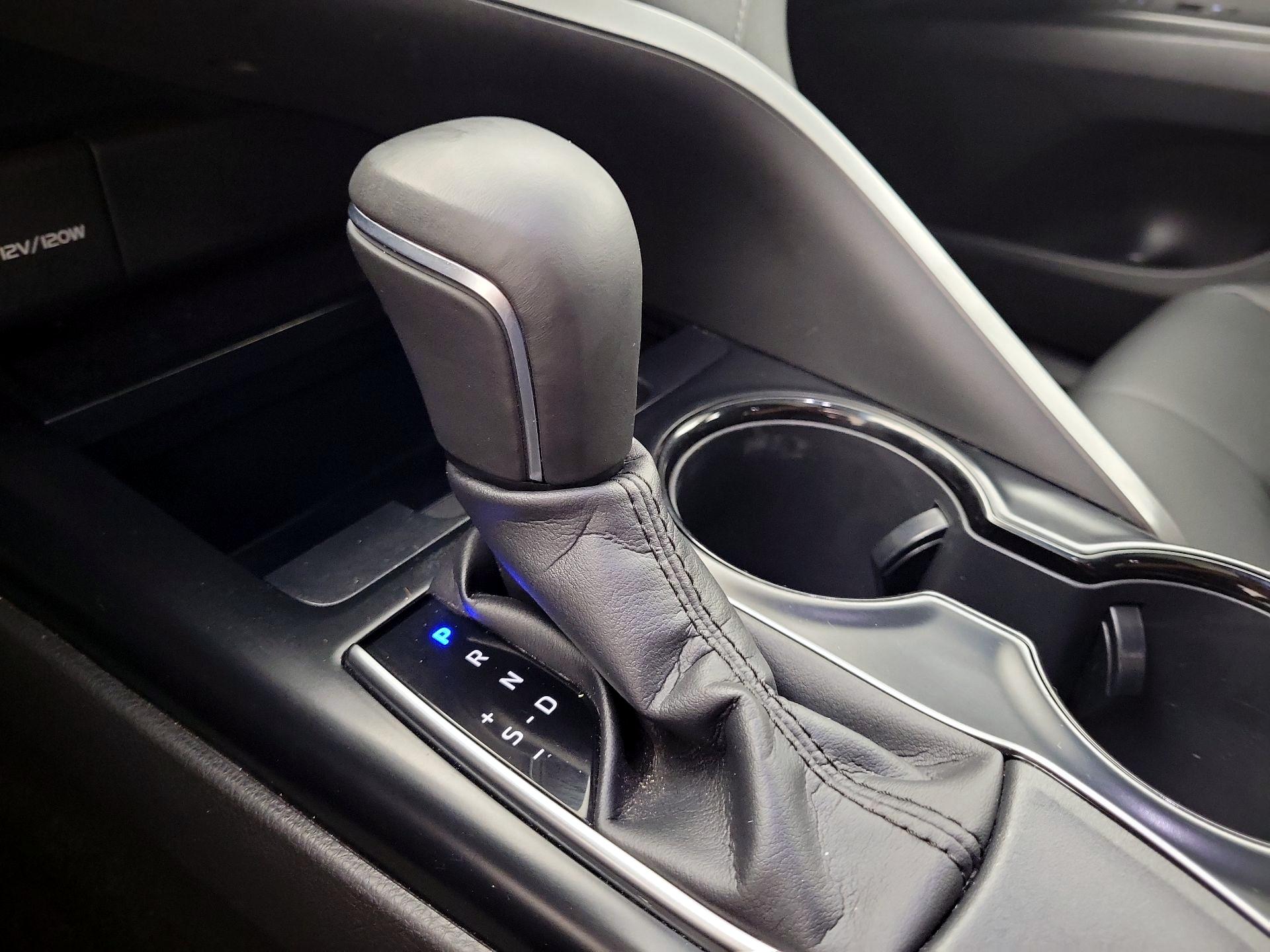 Thumbnail: 2018 Toyota Camry - 17