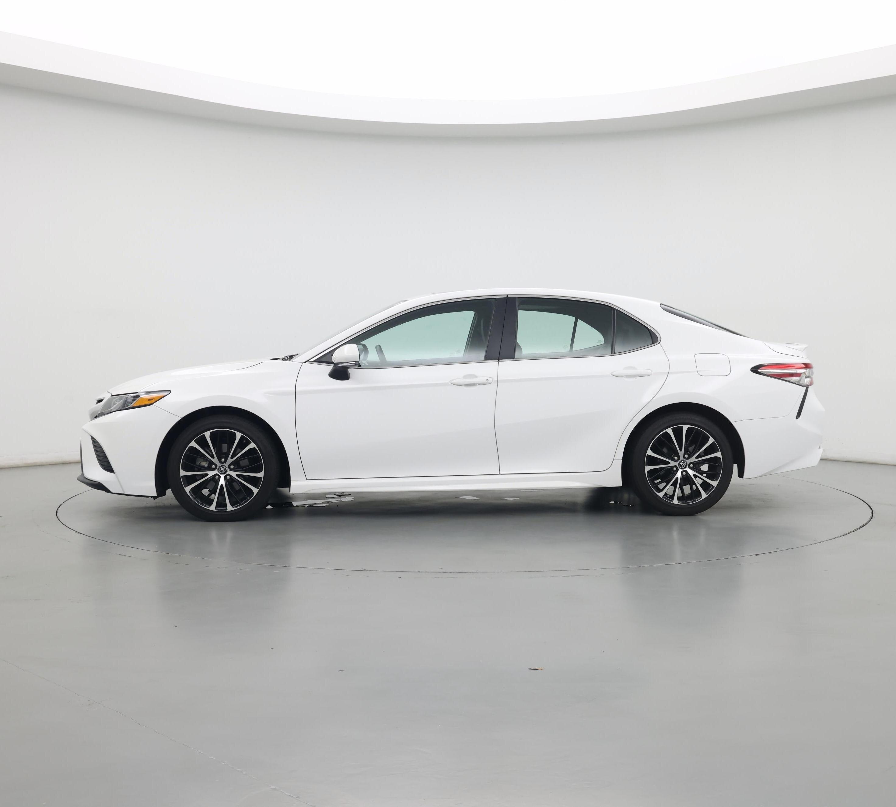 Thumbnail: 2018 Toyota Camry - 3