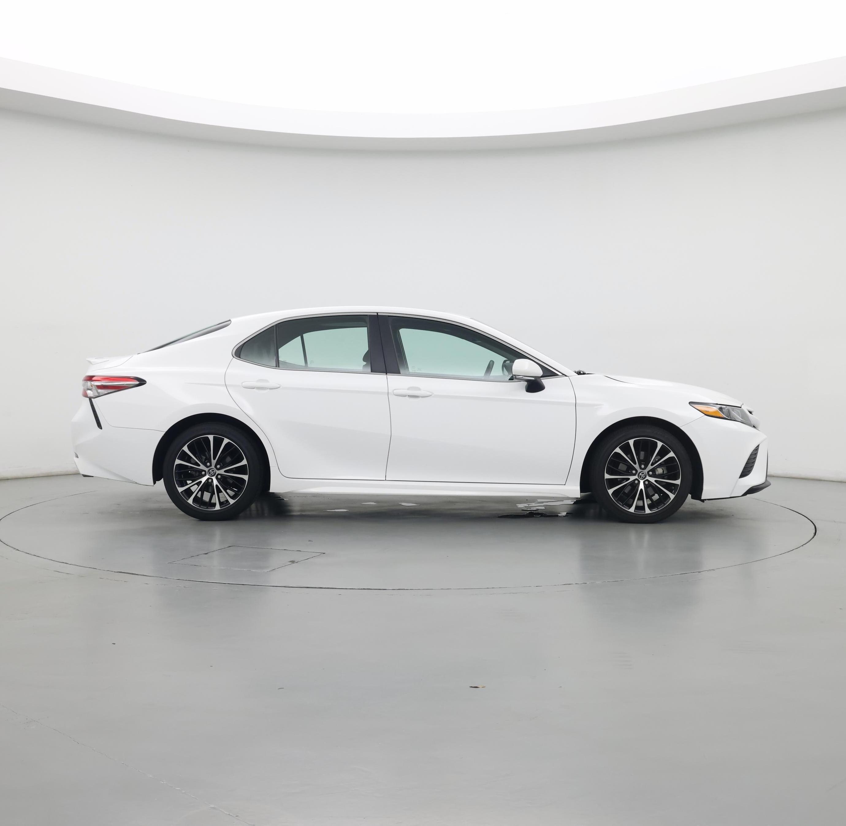Thumbnail: 2018 Toyota Camry - 7