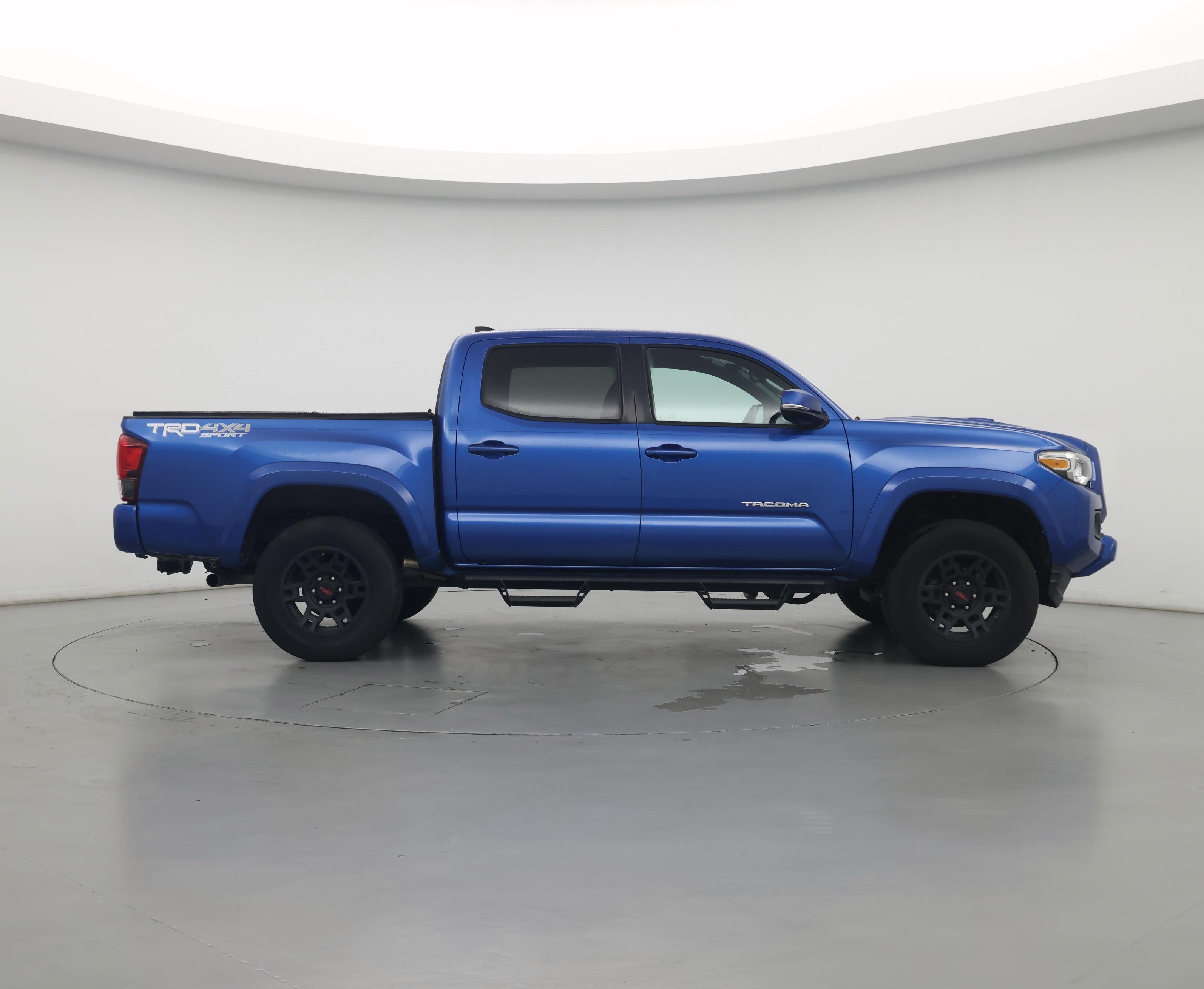 Thumbnail: 2018 Toyota Tacoma - 7