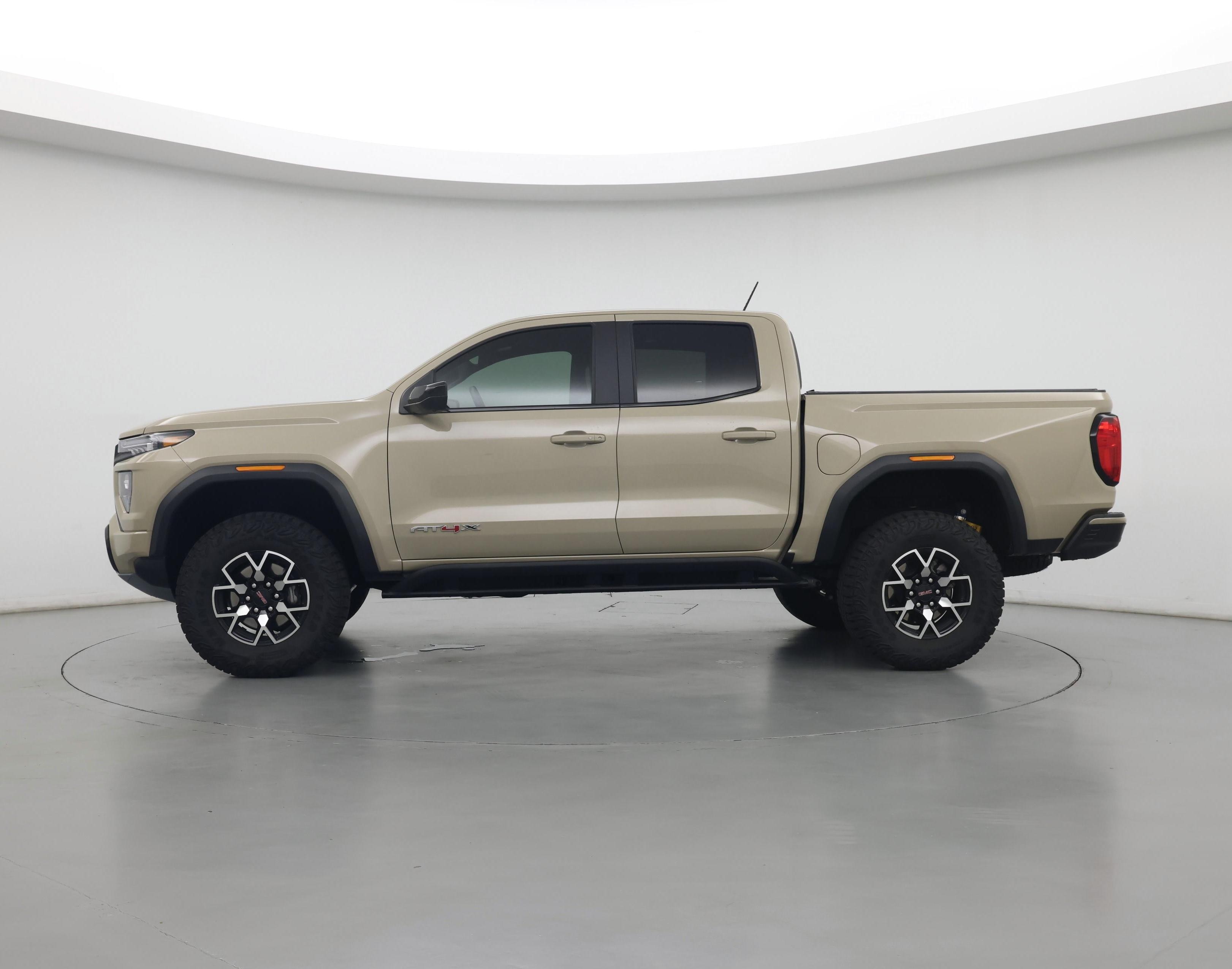 Thumbnail: 2023 GMC Canyon - 3