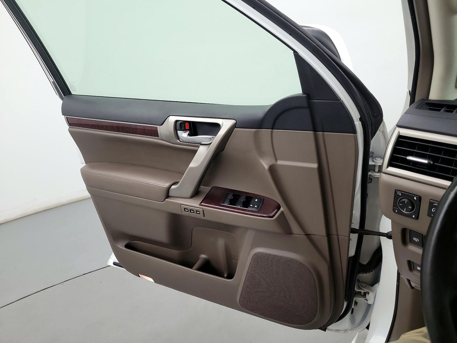 Thumbnail: 2017 Lexus GX - 12