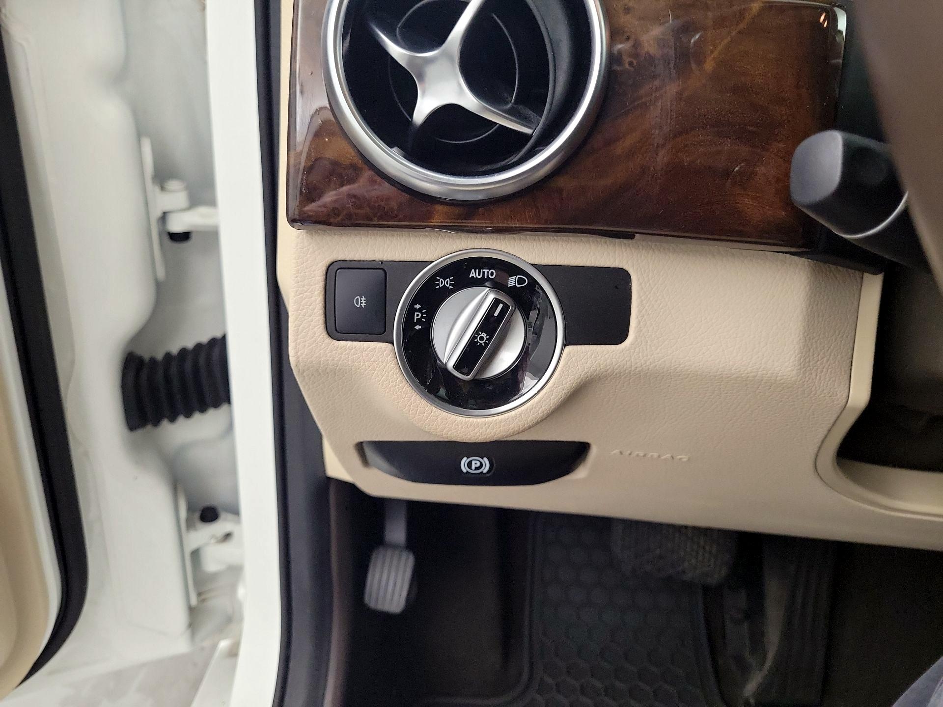 Thumbnail: 2015 Mercedes-Benz GLK - 13