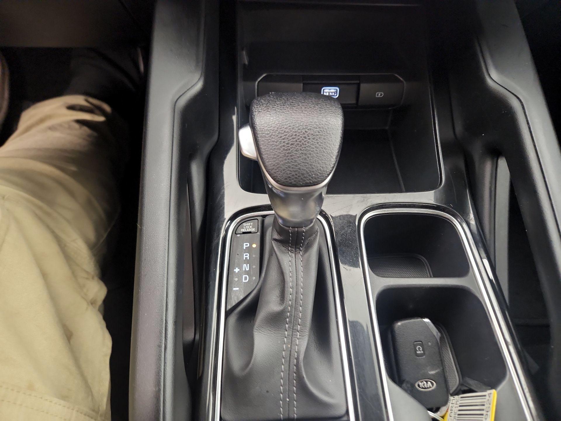 Thumbnail: 2021 Kia Telluride - 17