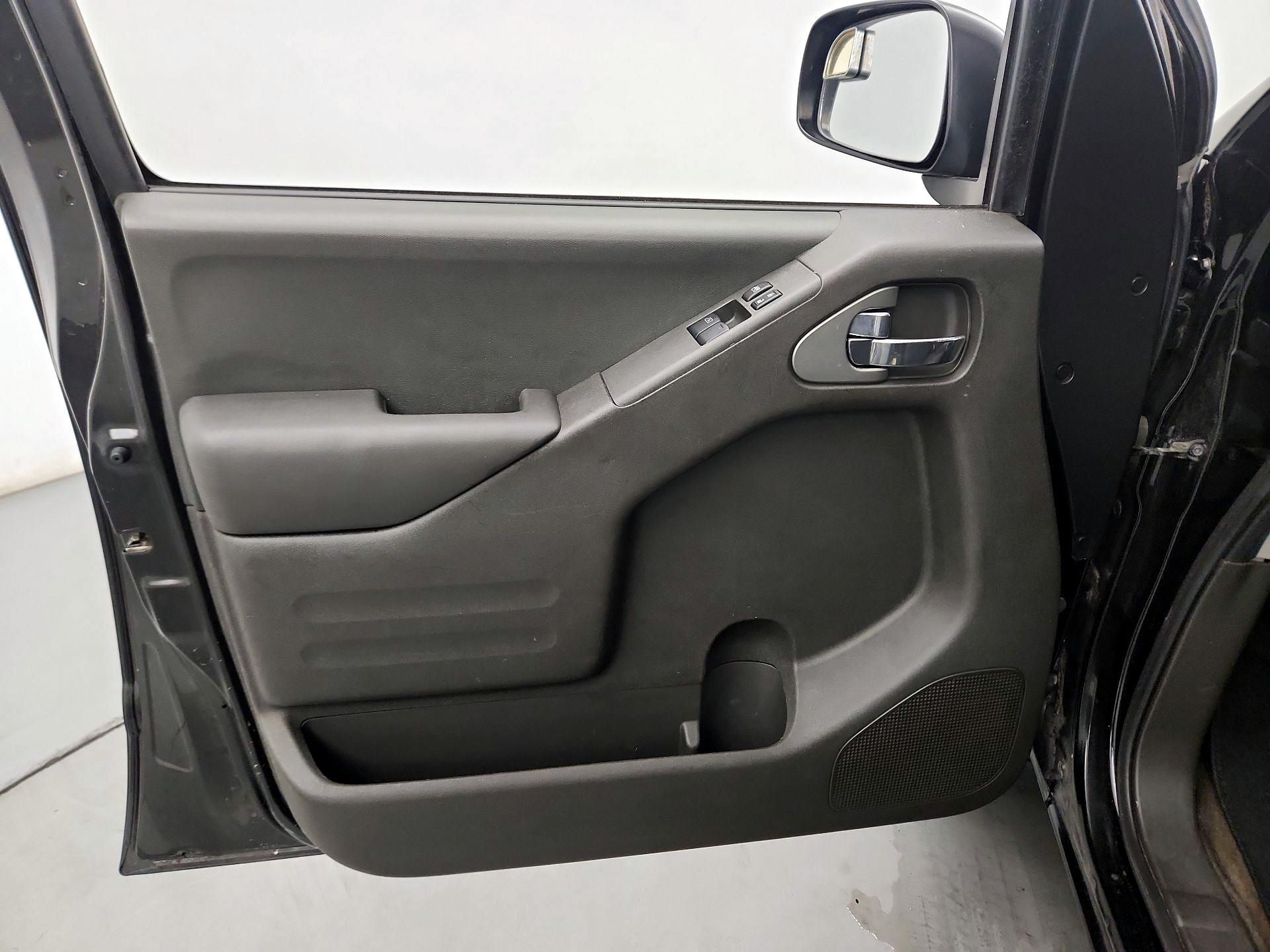 Thumbnail: 2015 Nissan Frontier - 12
