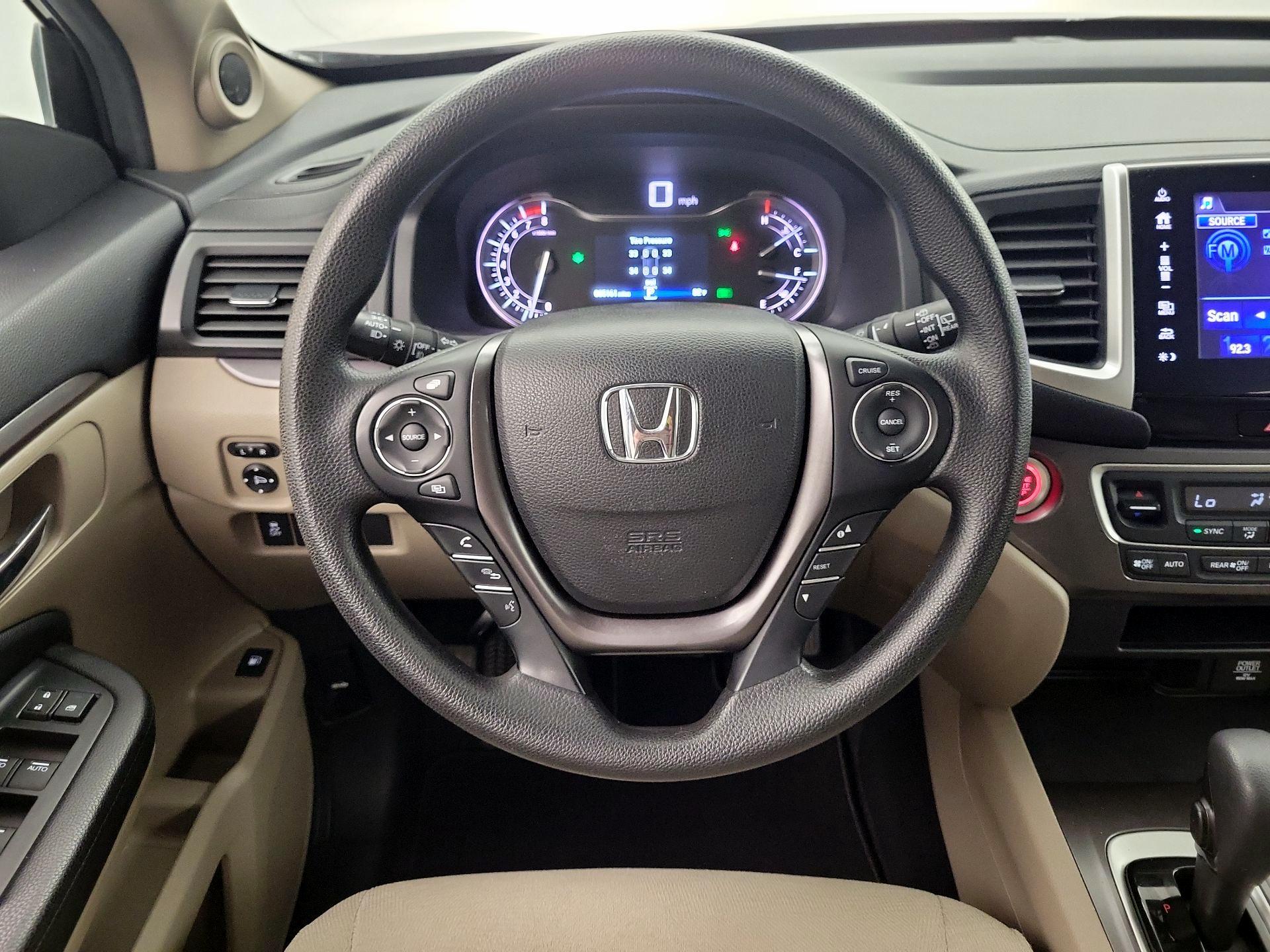Thumbnail: 2018 Honda Pilot - 10