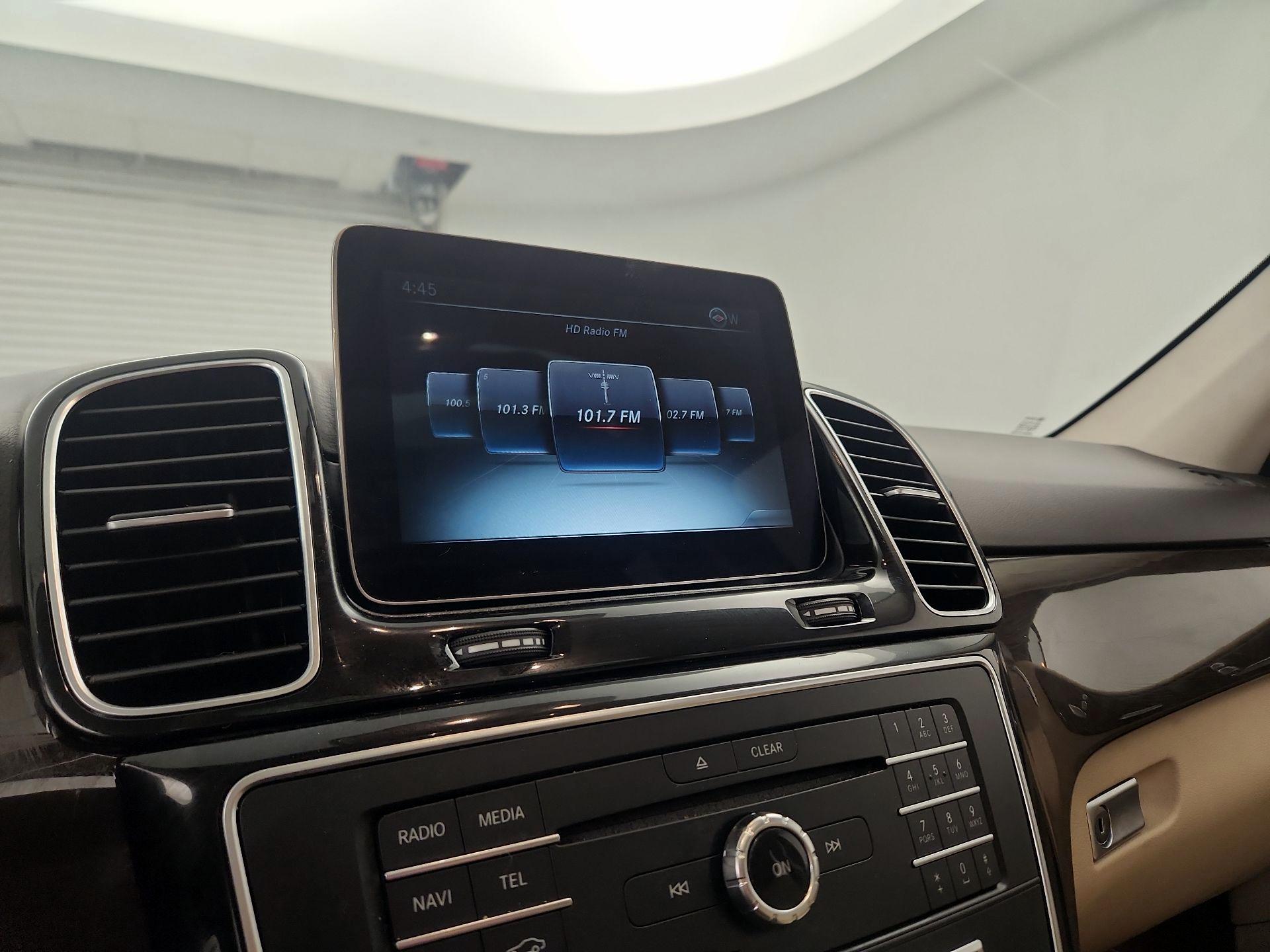 Thumbnail: 2016 Mercedes-Benz GLE - 16