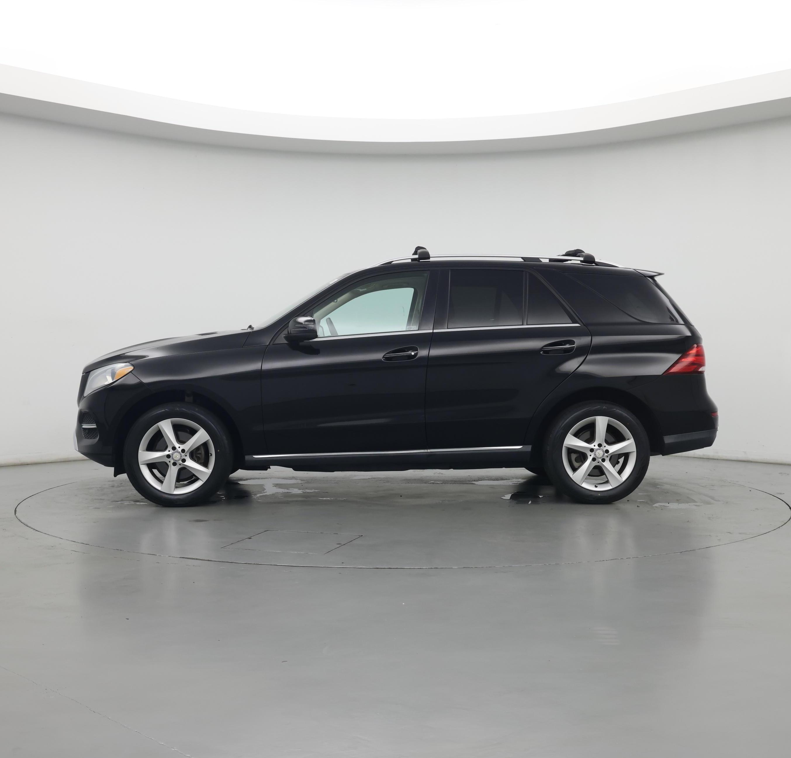 Thumbnail: 2016 Mercedes-Benz GLE - 3