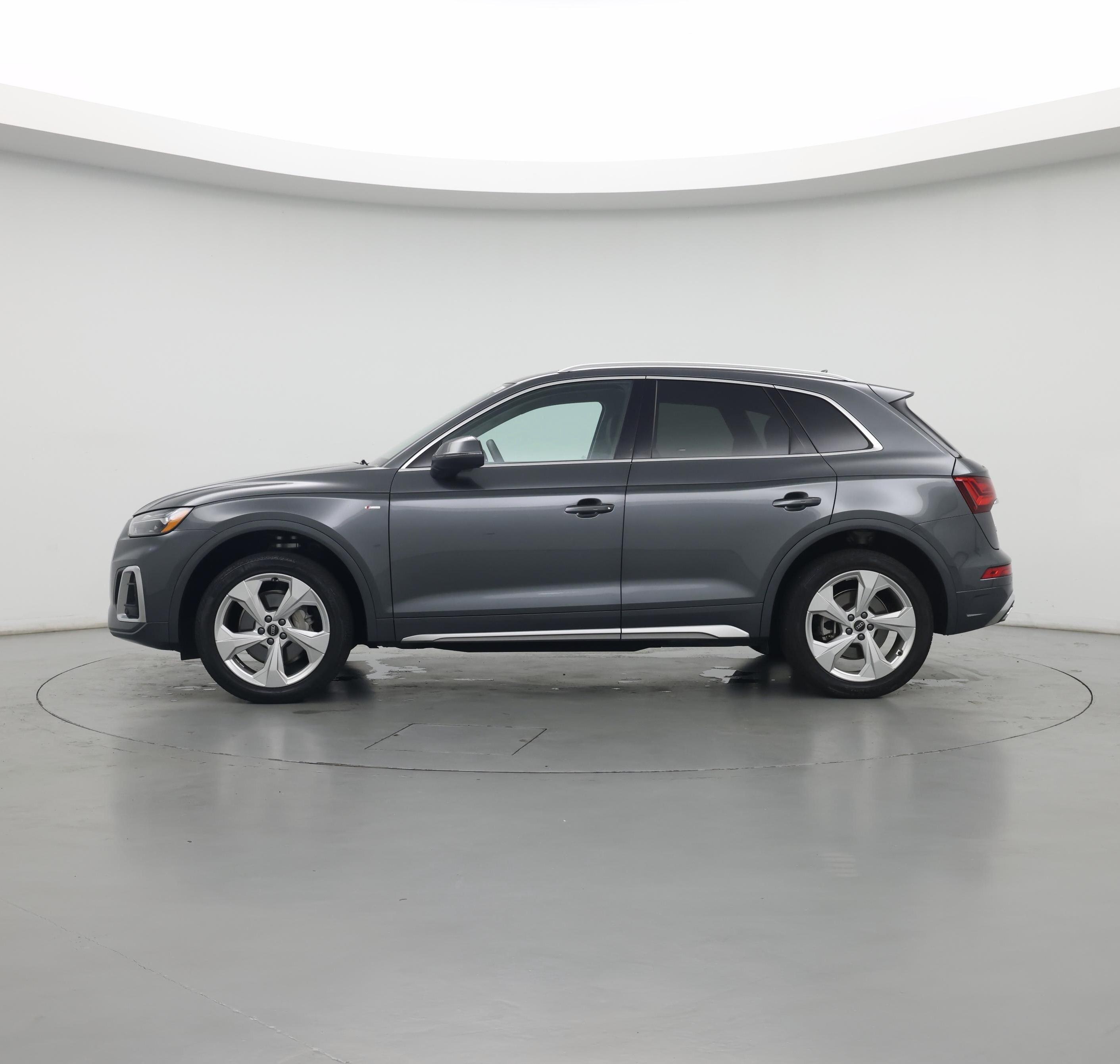 Thumbnail: 2023 Audi Q5 - 3