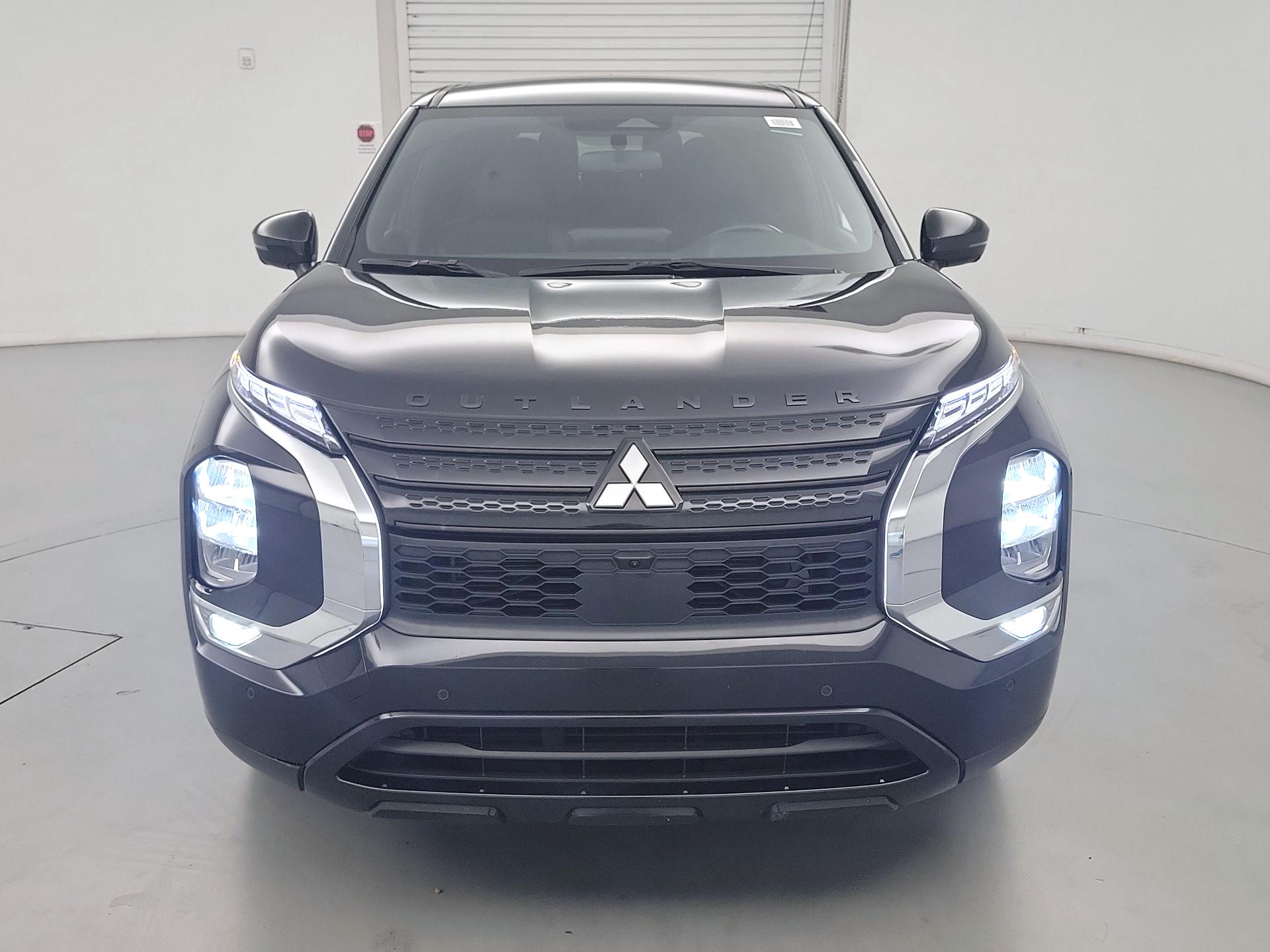 Thumbnail: 2024 Mitsubishi Outlander - 2