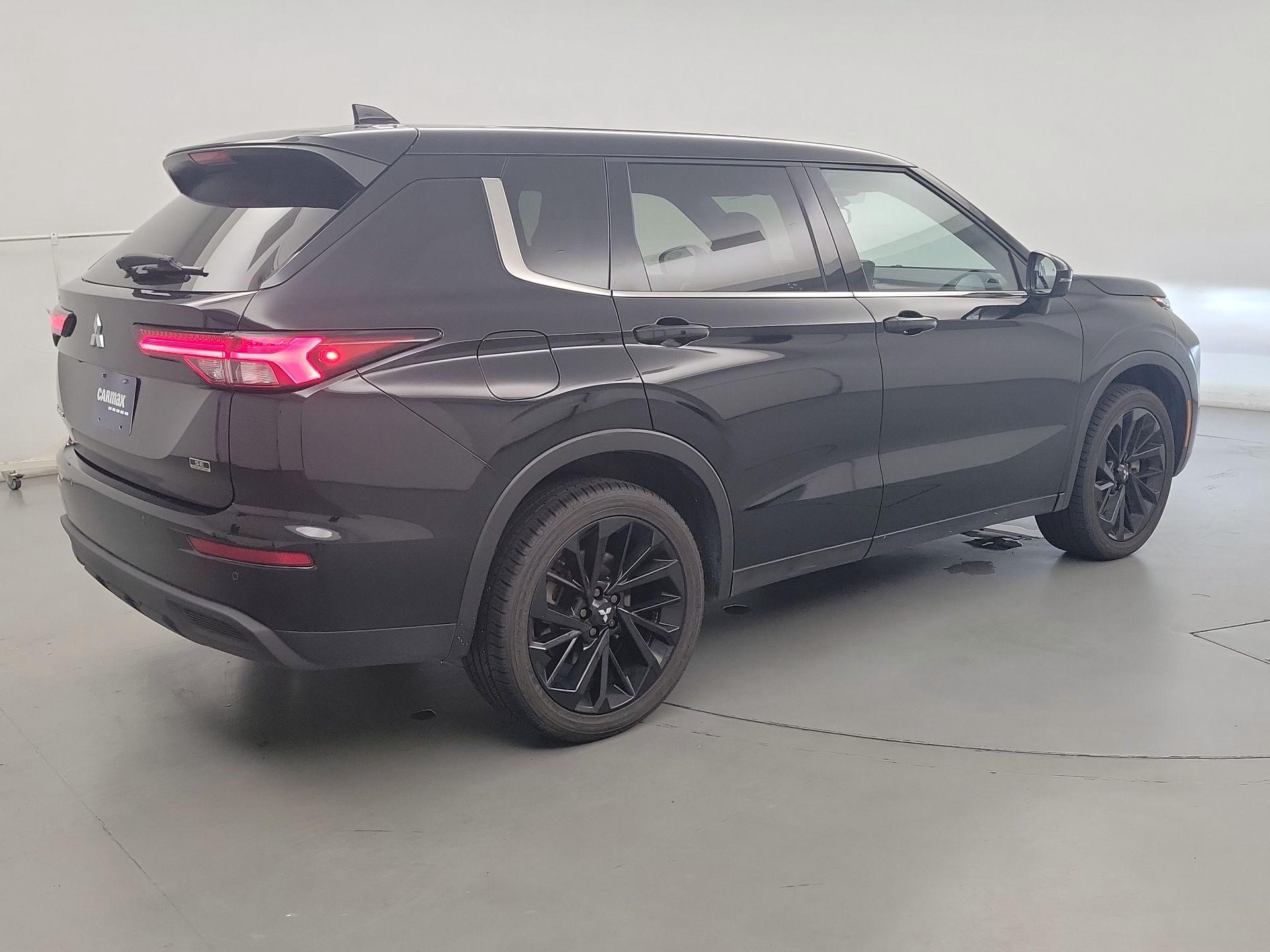 Thumbnail: 2024 Mitsubishi Outlander - 5