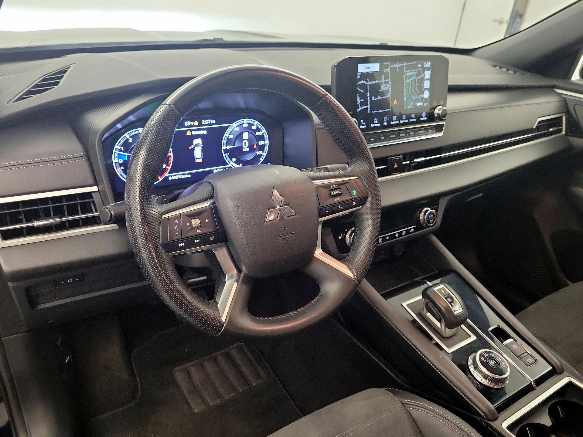 Thumbnail: 2024 Mitsubishi Outlander - 8