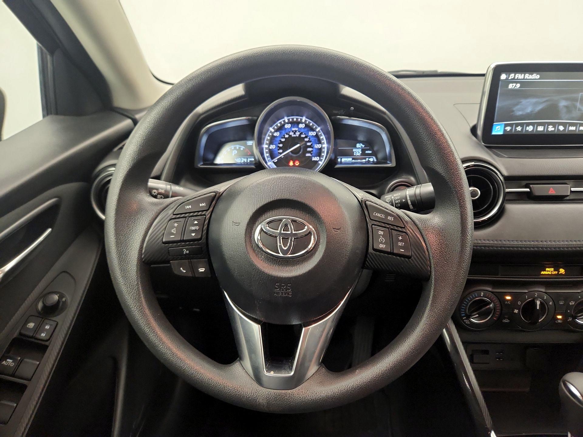Thumbnail: 2017 Toyota Yaris iA - 10