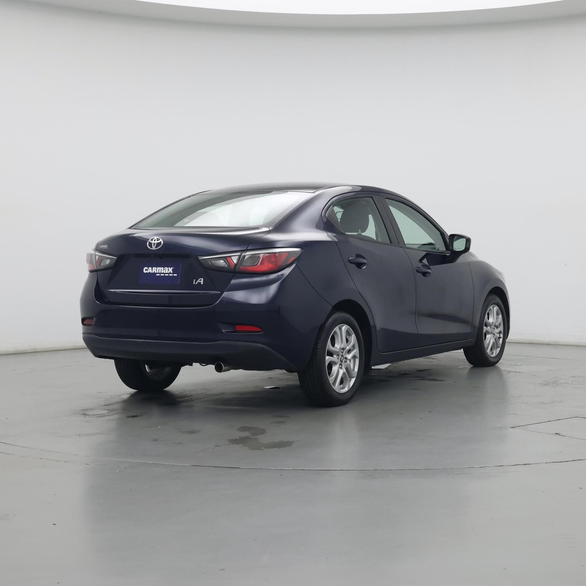 Thumbnail: 2017 Toyota Yaris iA - 8