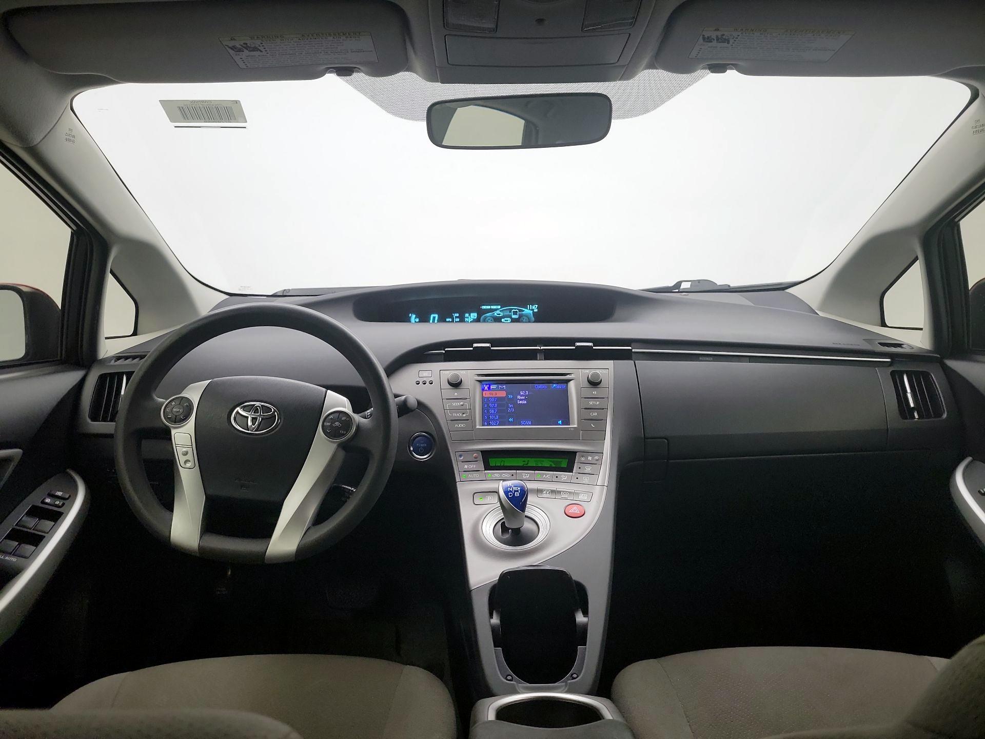 Thumbnail: 2015 Toyota Prius - 9