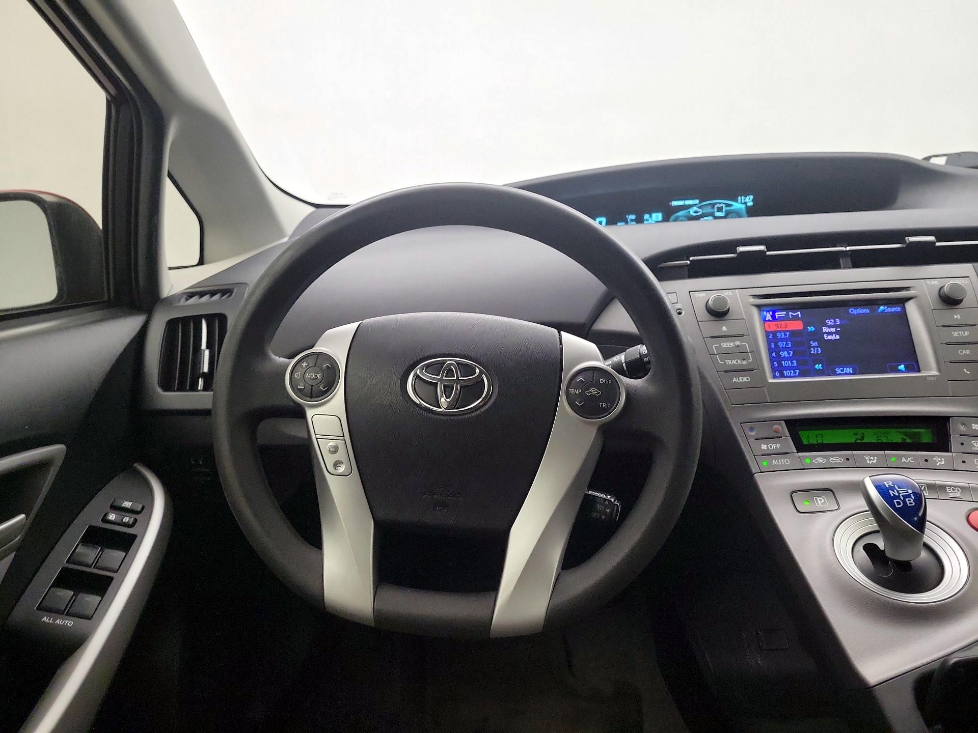 Thumbnail: 2015 Toyota Prius - 10