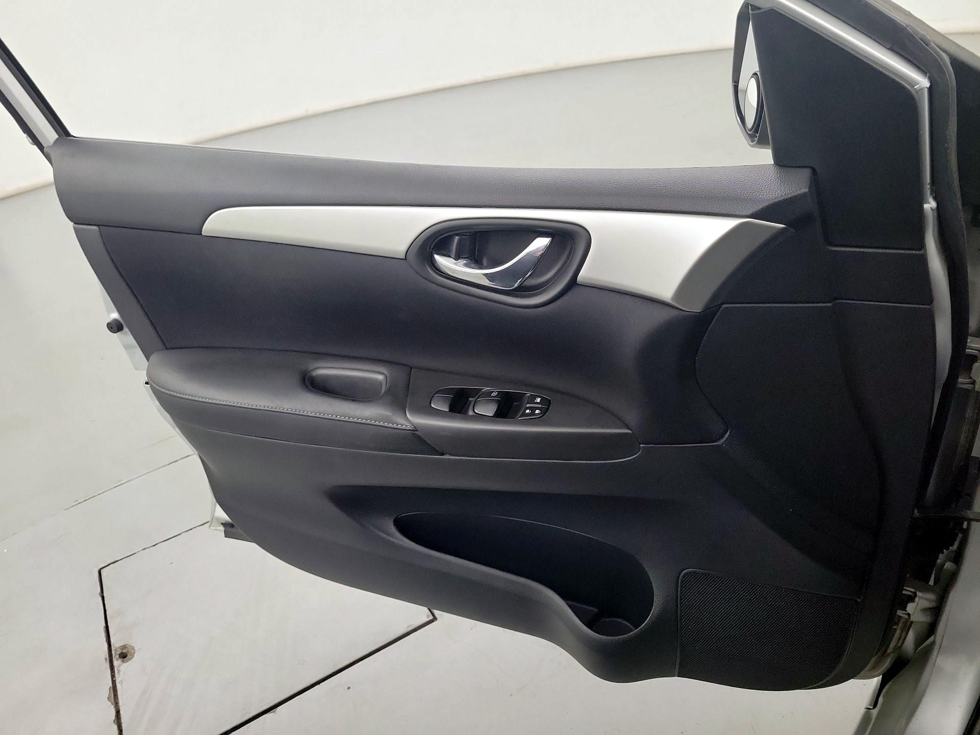 Thumbnail: 2018 Nissan Sentra - 12
