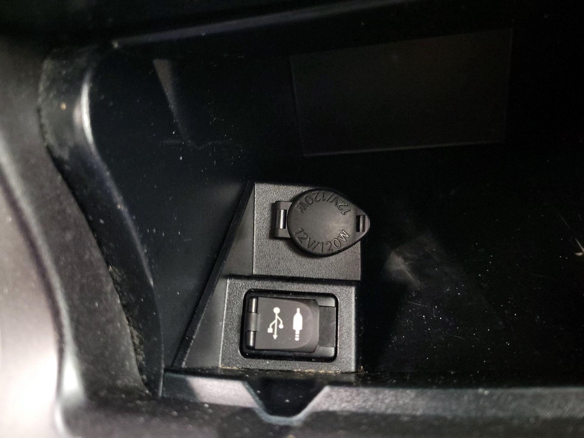 Thumbnail: 2015 Toyota Camry - 18