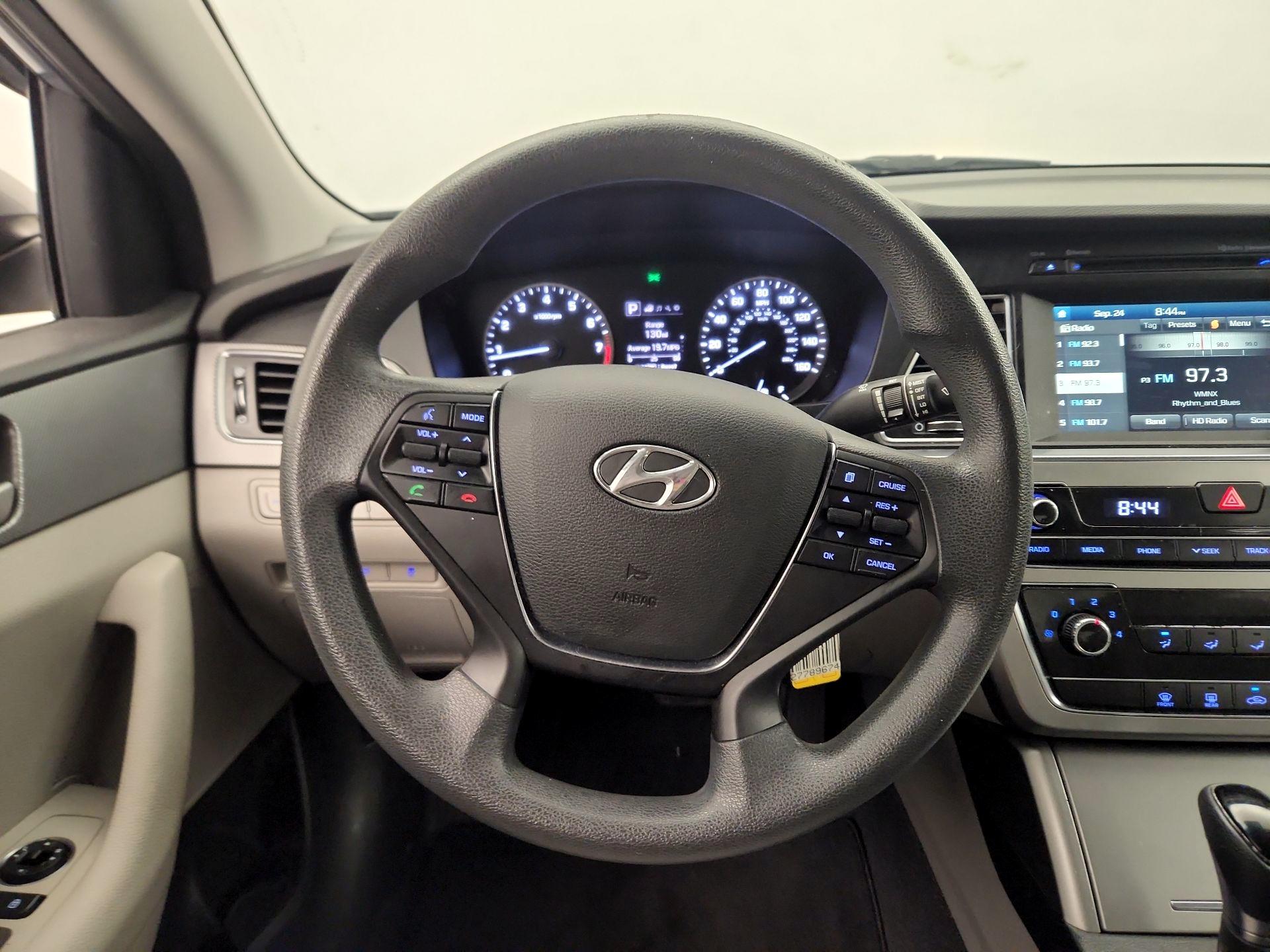 Thumbnail: 2016 Hyundai Sonata - 10