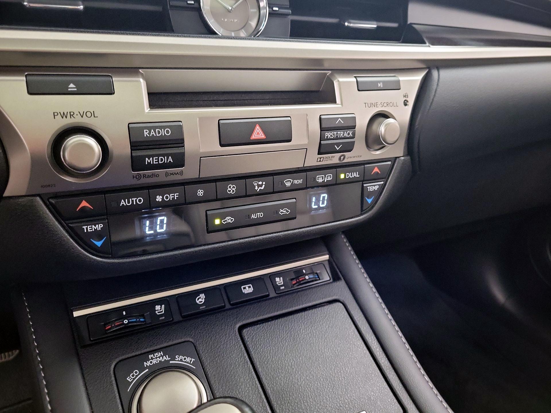 Thumbnail: 2018 Lexus ES - 17