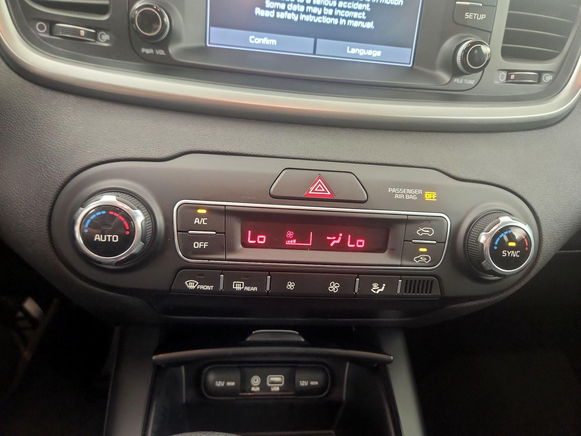 Thumbnail: 2019 Kia Sorento - 16