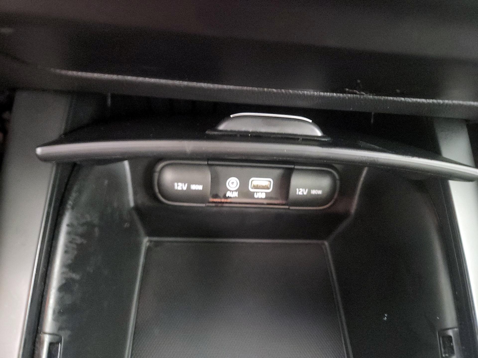 Thumbnail: 2019 Kia Sorento - 18