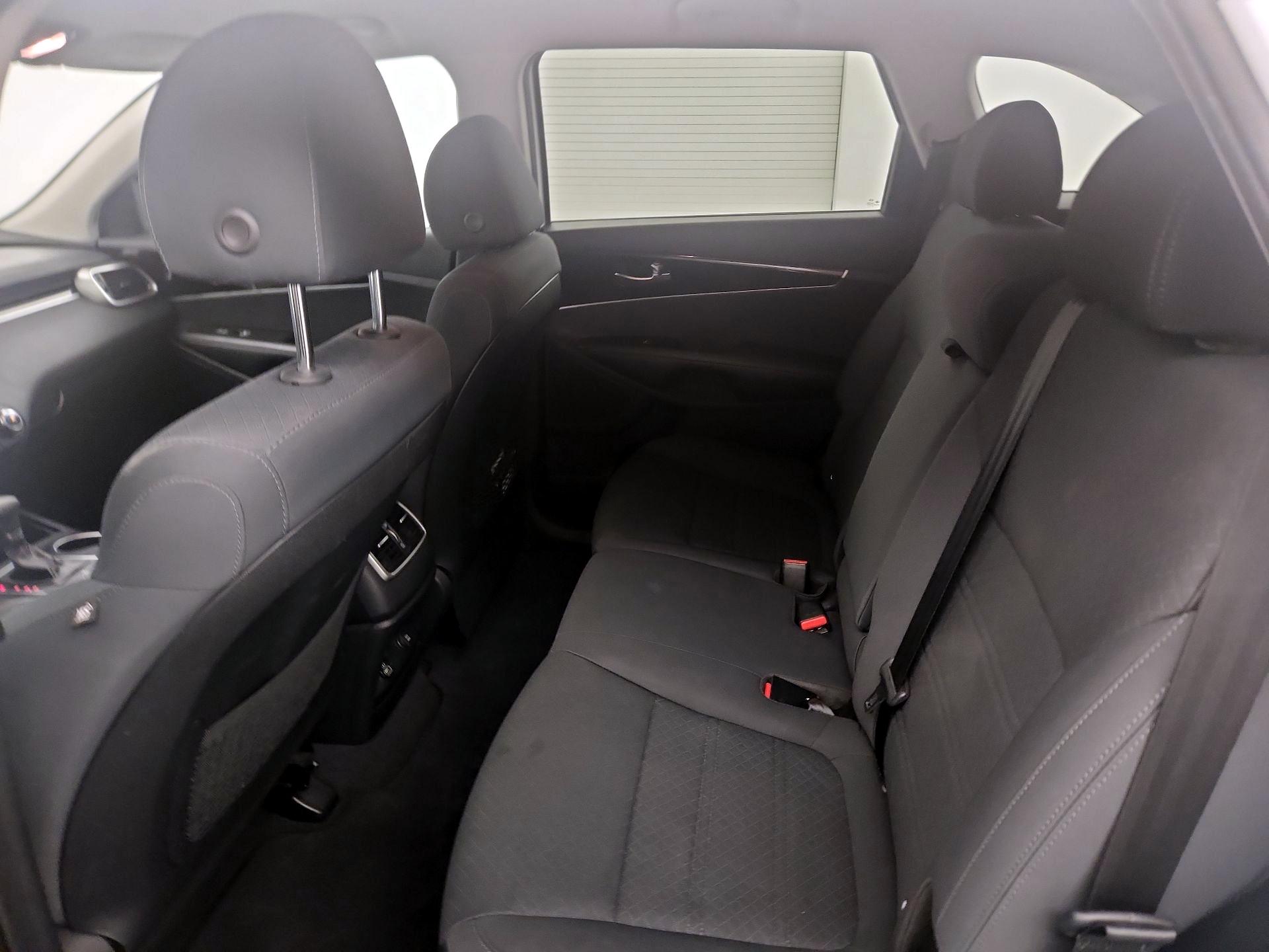 Thumbnail: 2019 Kia Sorento - 19