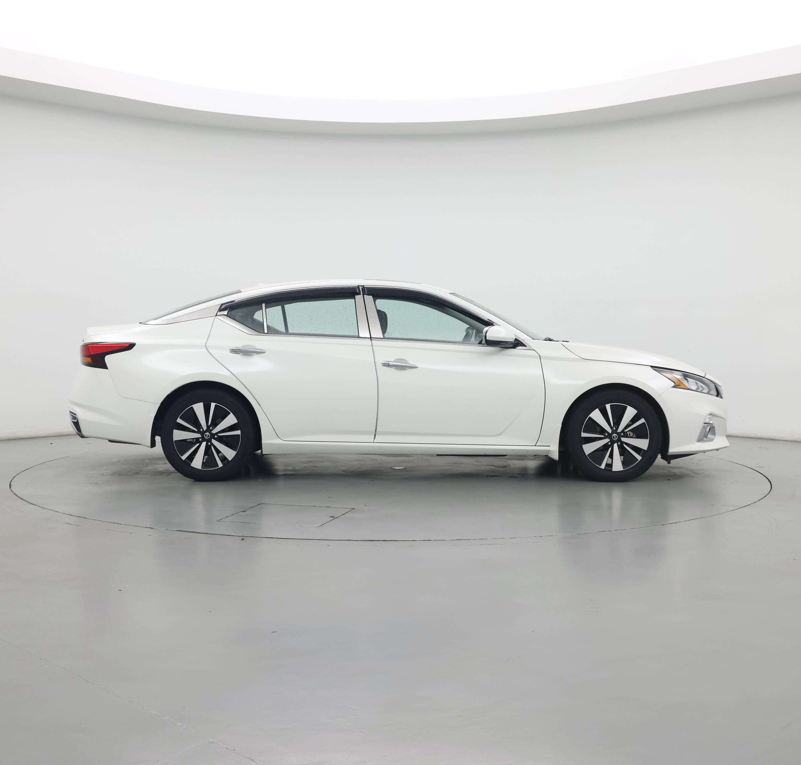 Thumbnail: 2021 Nissan Altima - 7