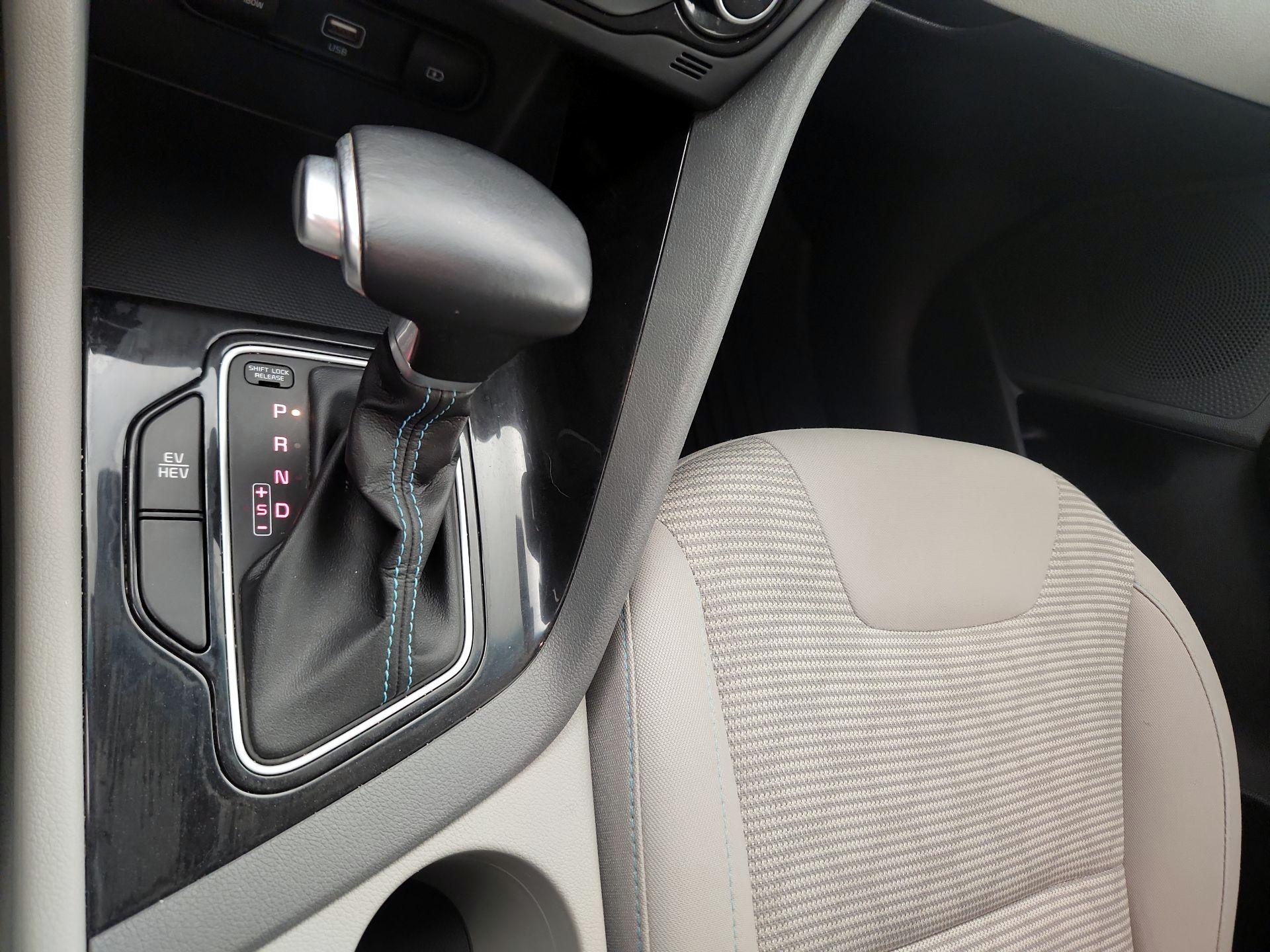 Thumbnail: 2020 Kia Niro - 17