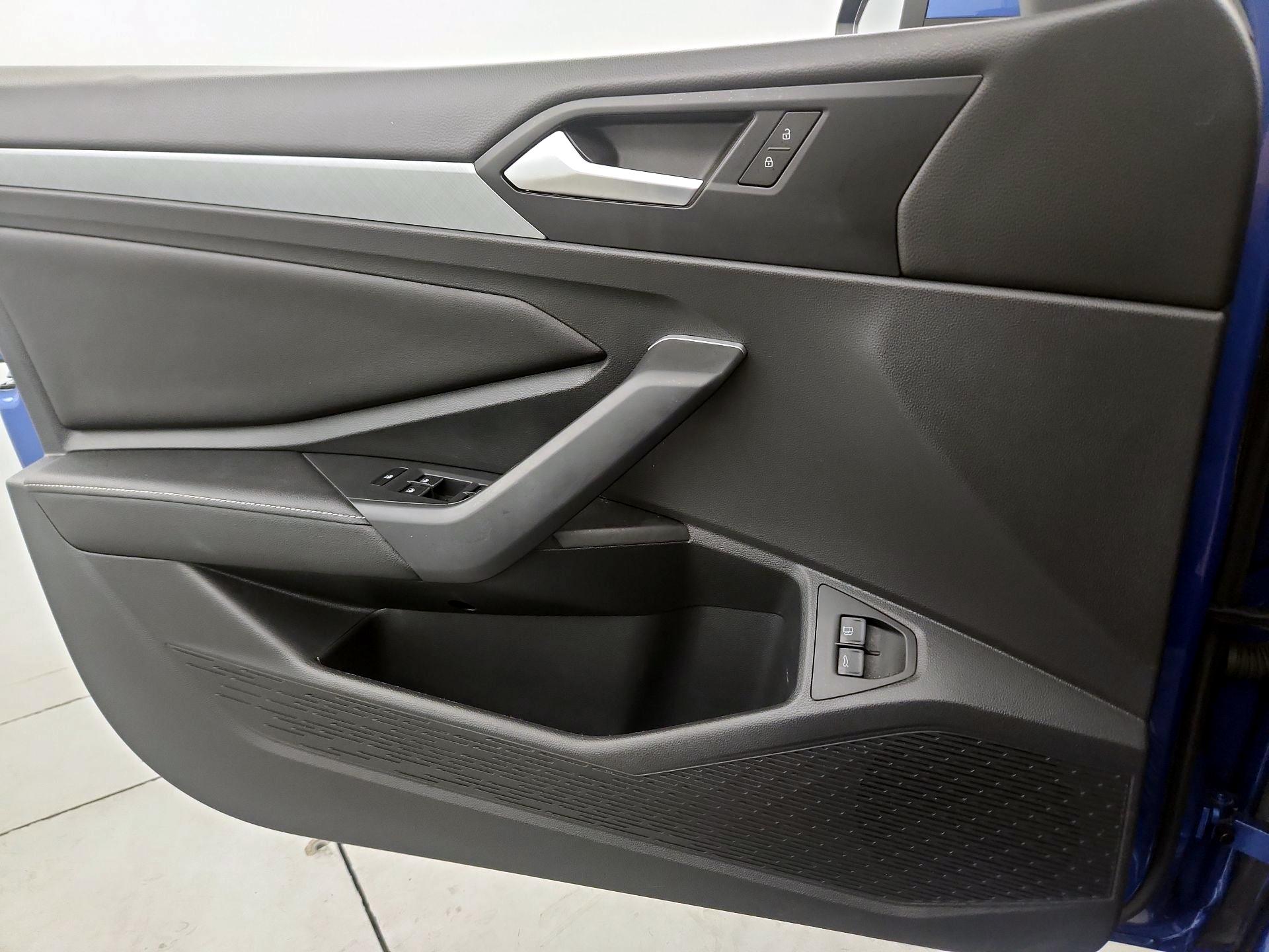 Thumbnail: 2022 Volkswagen Jetta - 12