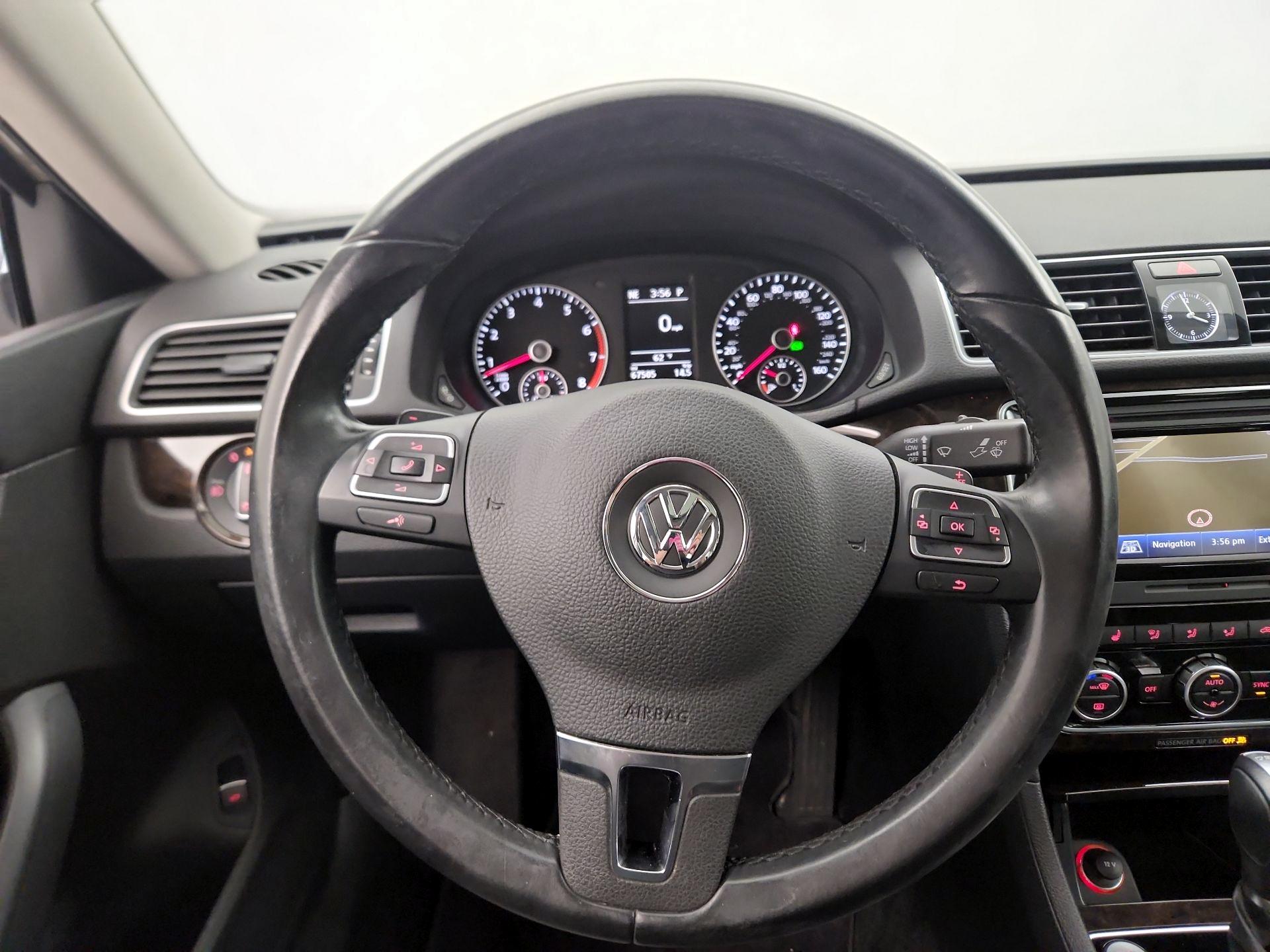 Thumbnail: 2015 Volkswagen Passat - 10