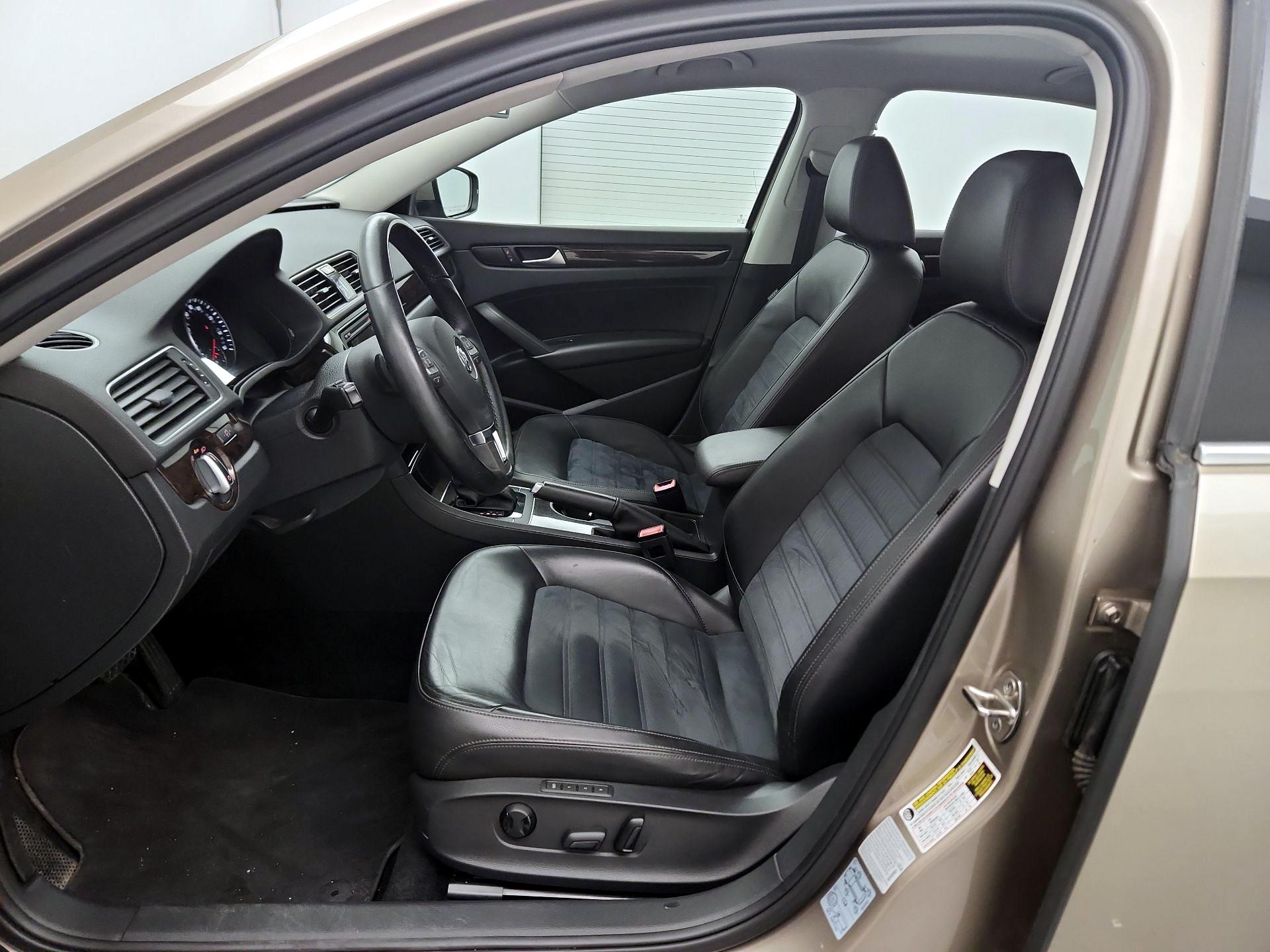 Thumbnail: 2015 Volkswagen Passat - 11