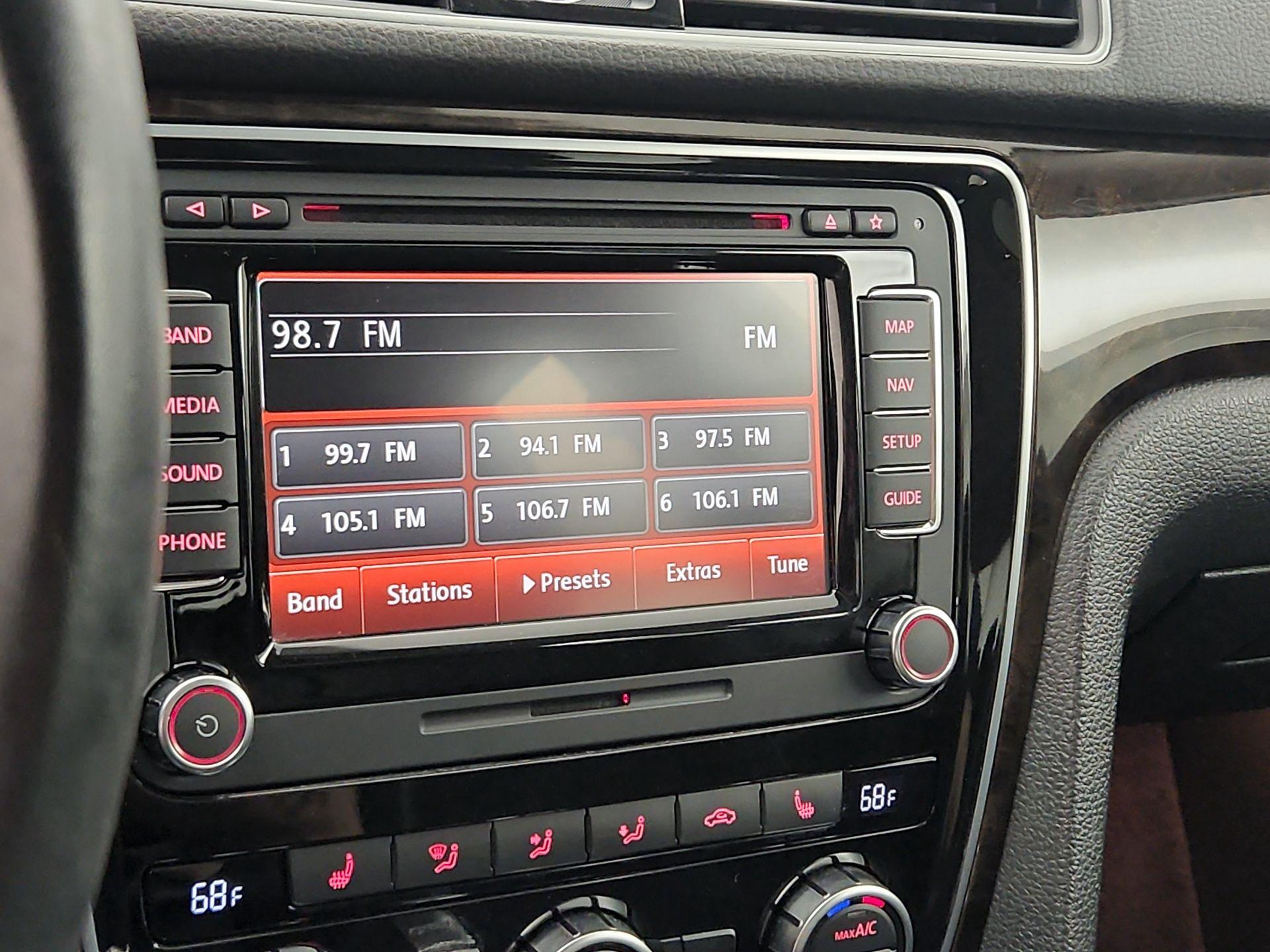 Thumbnail: 2015 Volkswagen Passat - 16