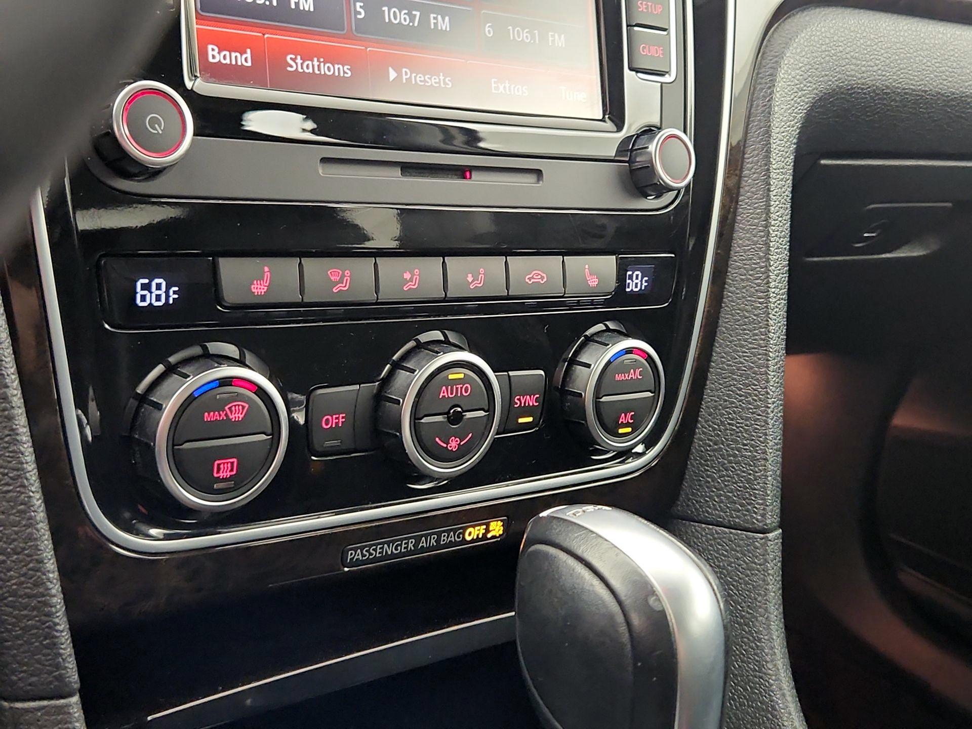 Thumbnail: 2015 Volkswagen Passat - 17