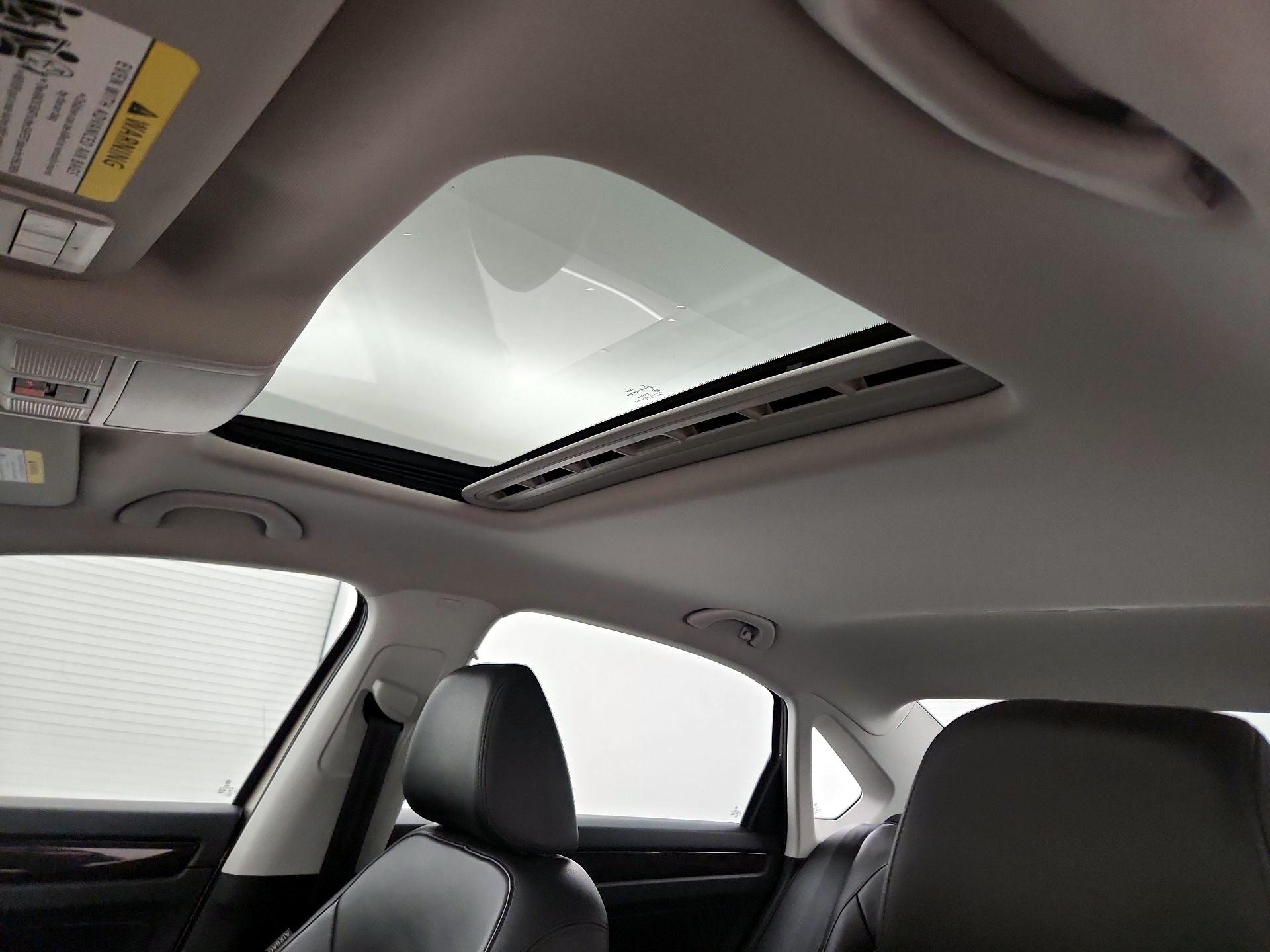 Thumbnail: 2015 Volkswagen Passat - 20