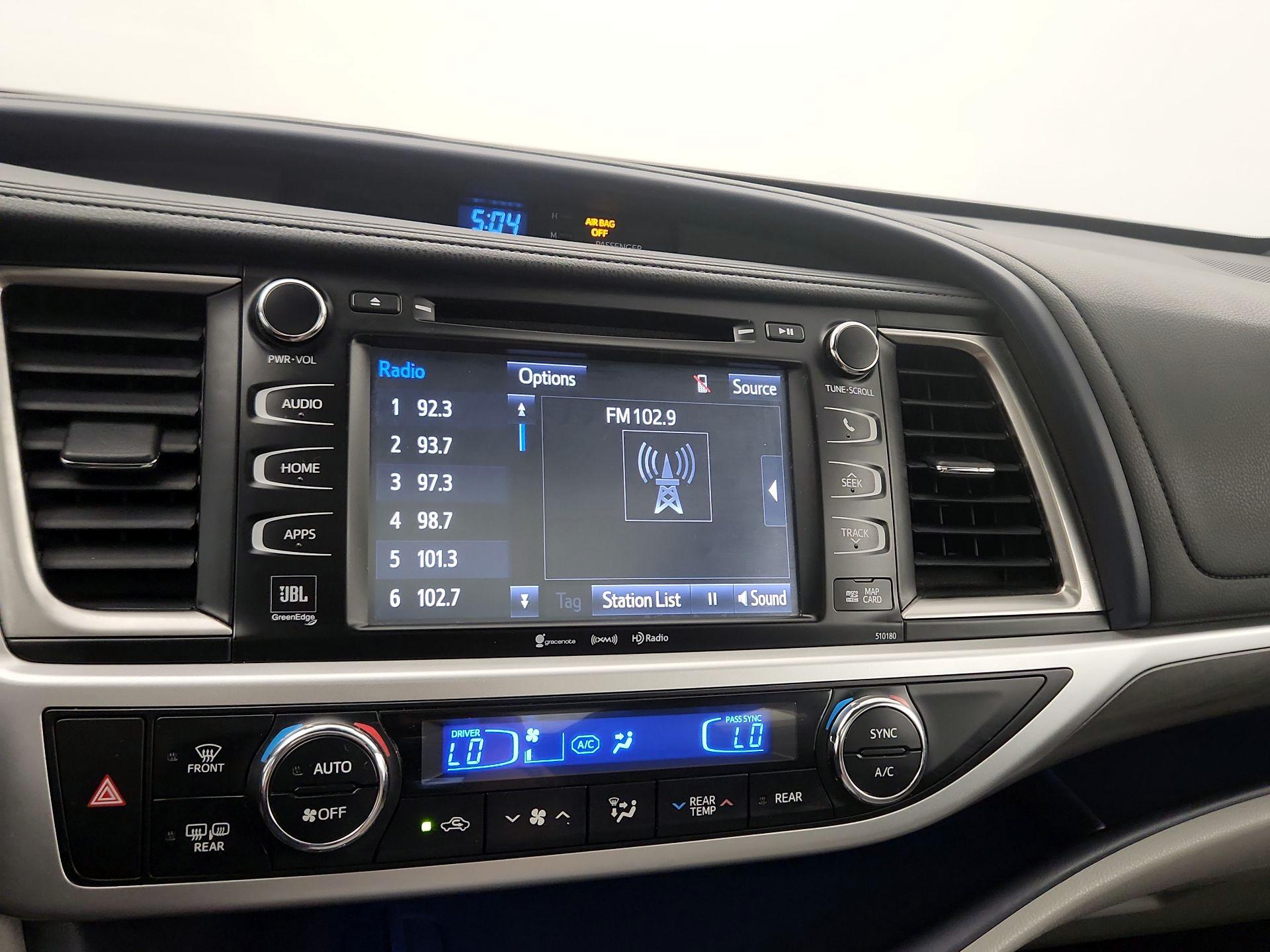 Thumbnail: 2017 Toyota Highlander - 16