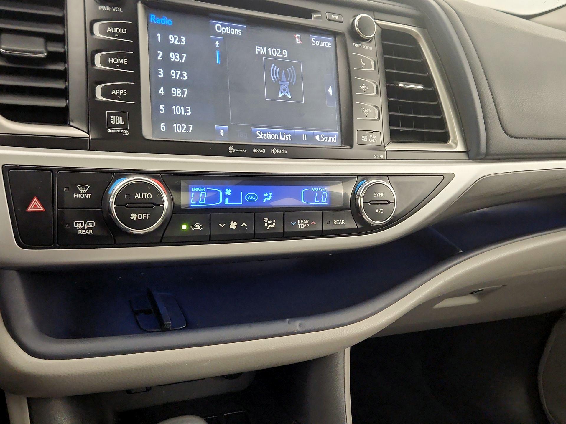 Thumbnail: 2017 Toyota Highlander - 17