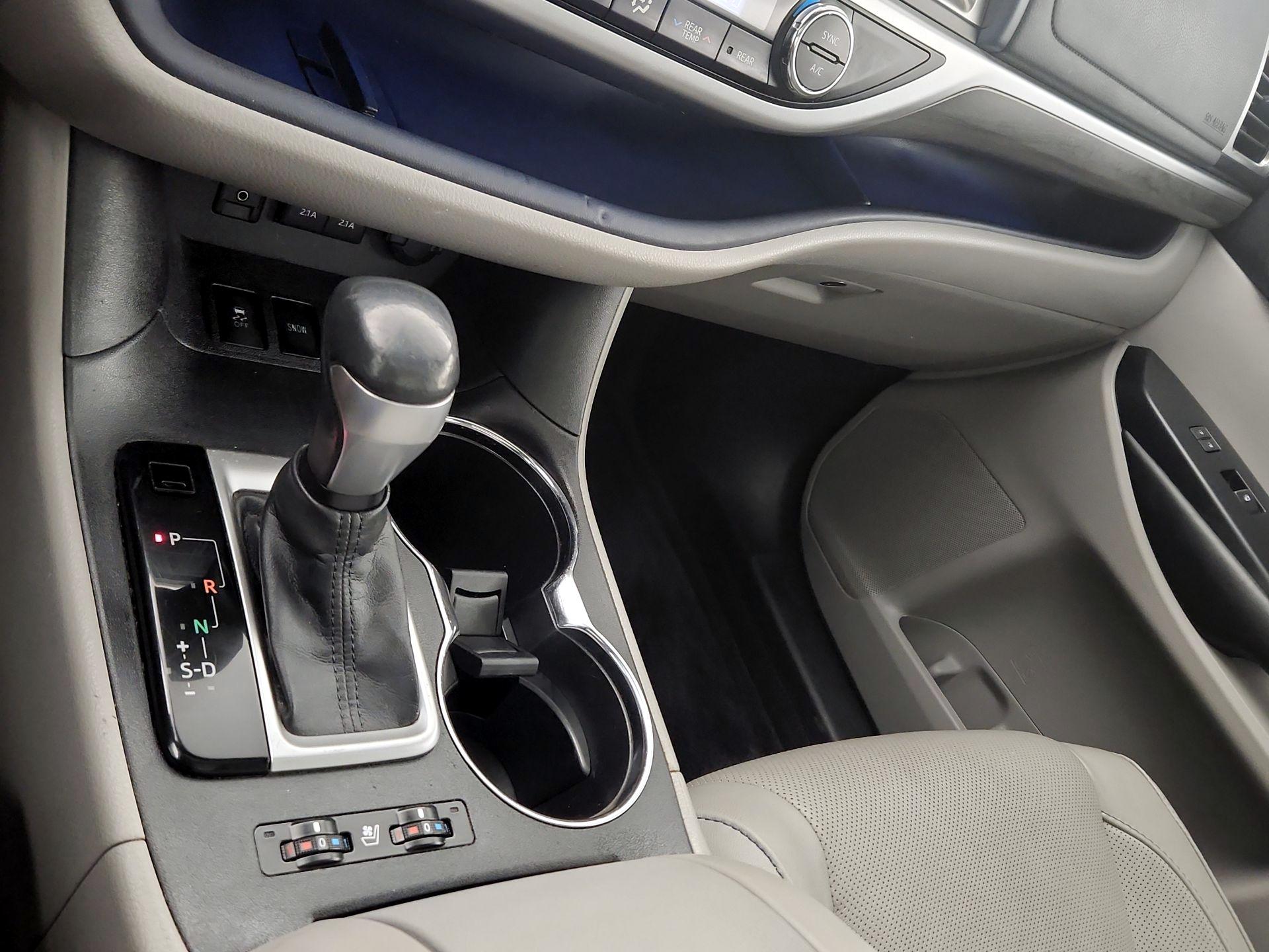 Thumbnail: 2017 Toyota Highlander - 18