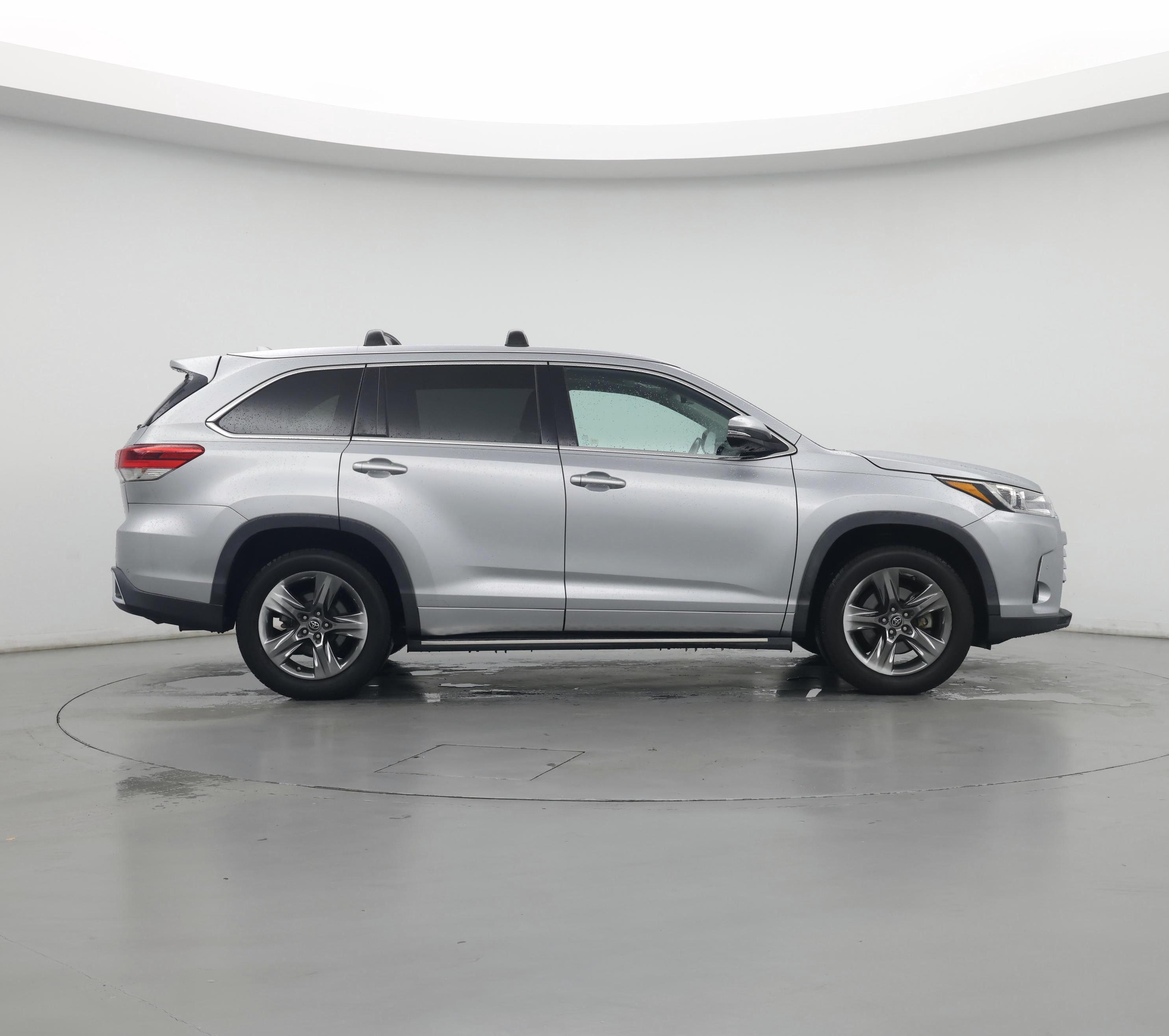 Thumbnail: 2017 Toyota Highlander - 7