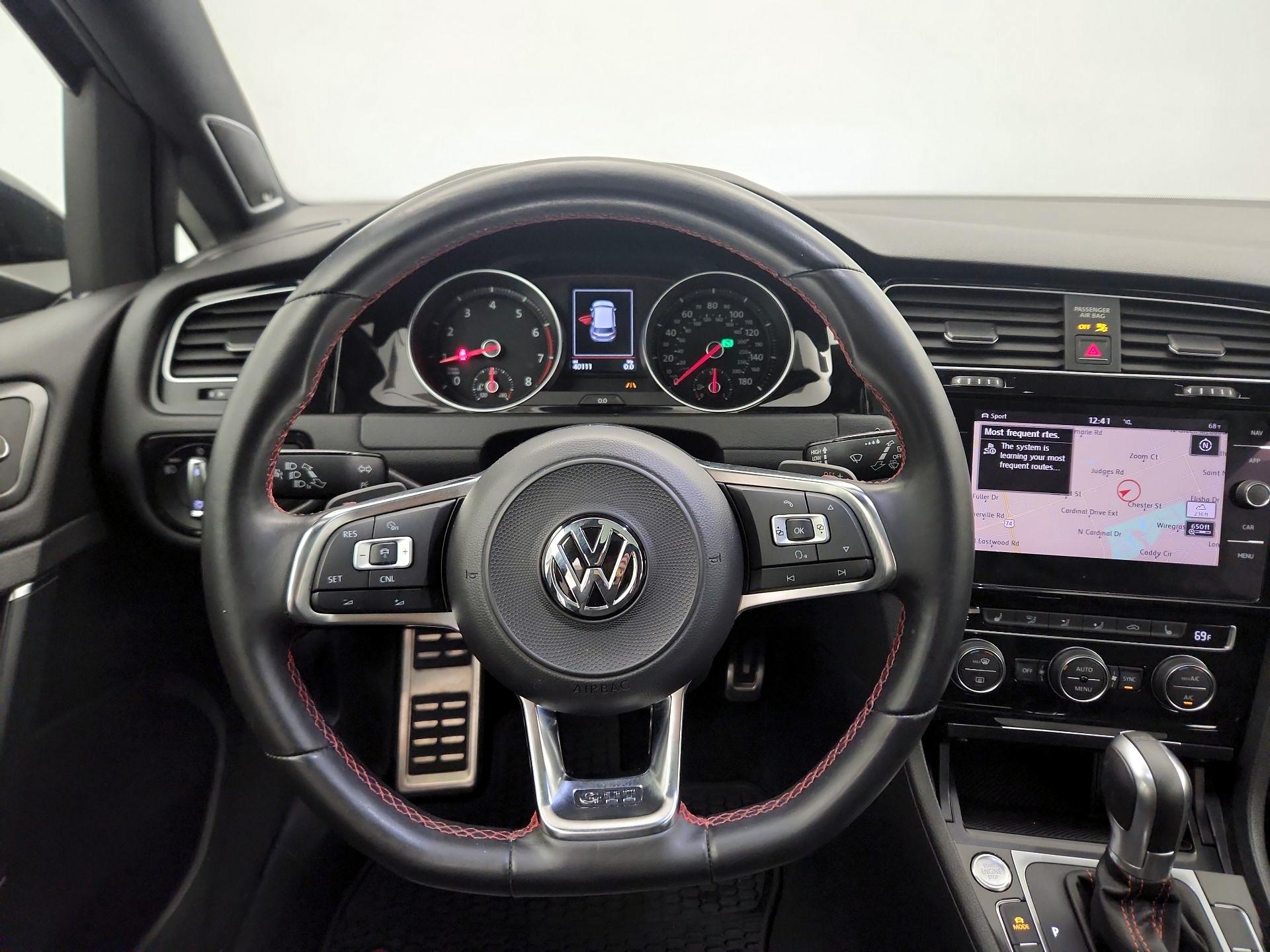 Thumbnail: 2018 Volkswagen Golf - 10