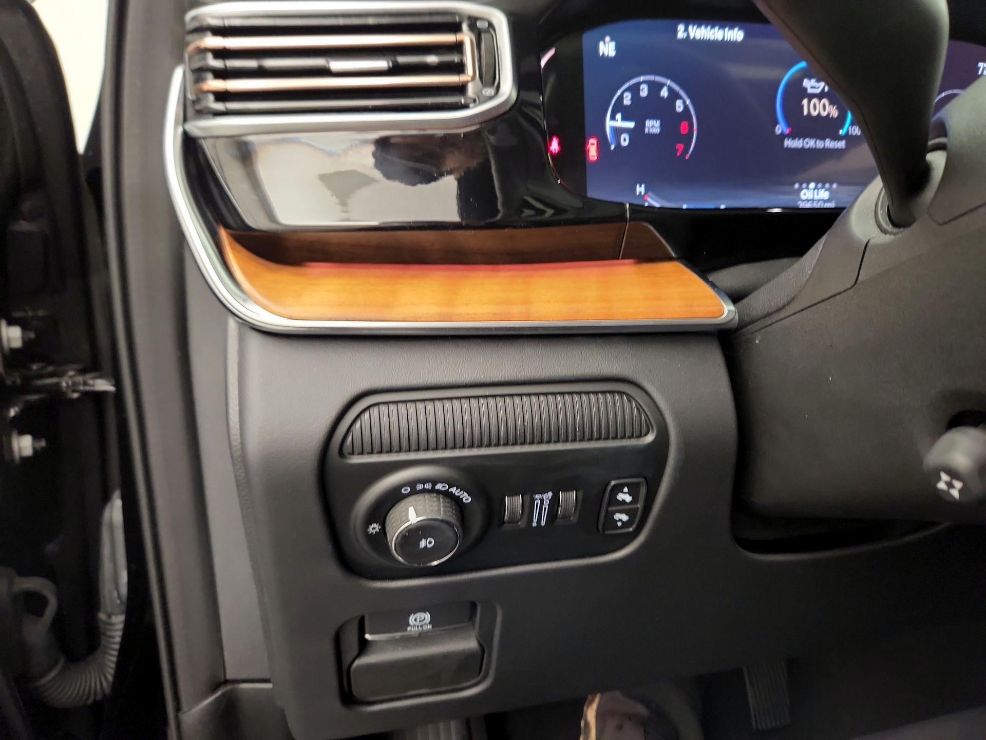 Thumbnail: 2023 Jeep Grand Wagoneer - 13
