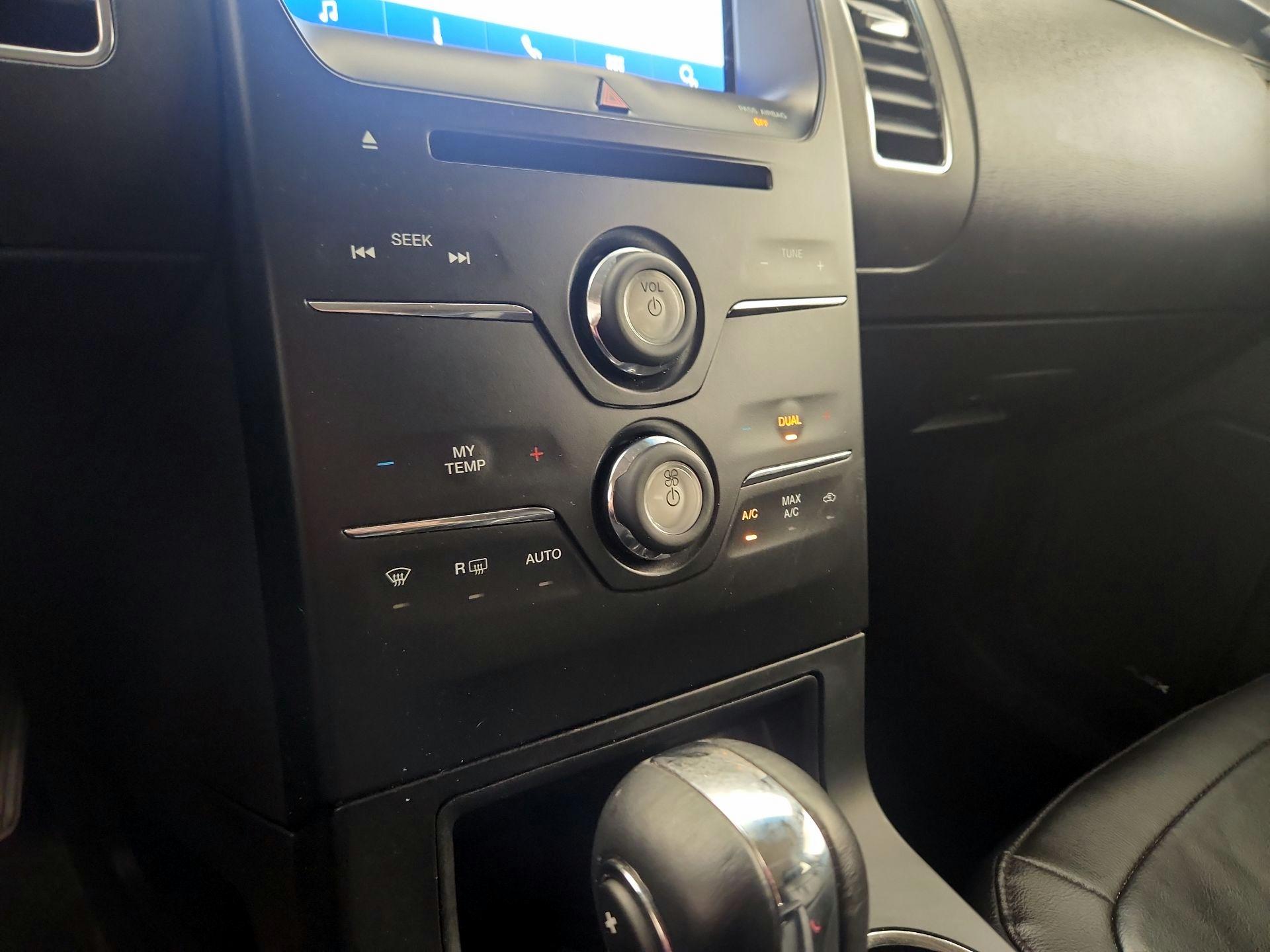 Thumbnail: 2016 Ford Flex - 16