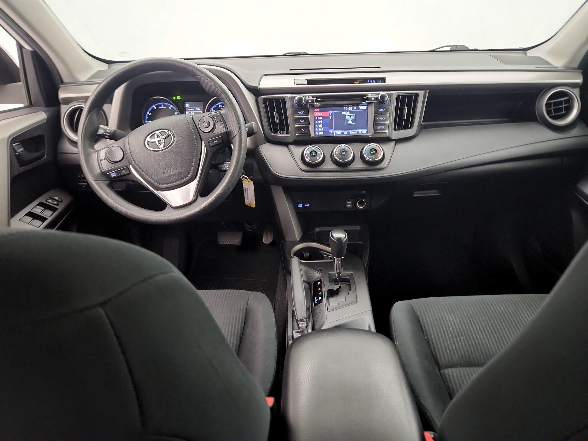 Thumbnail: 2017 Toyota RAV4 - 9