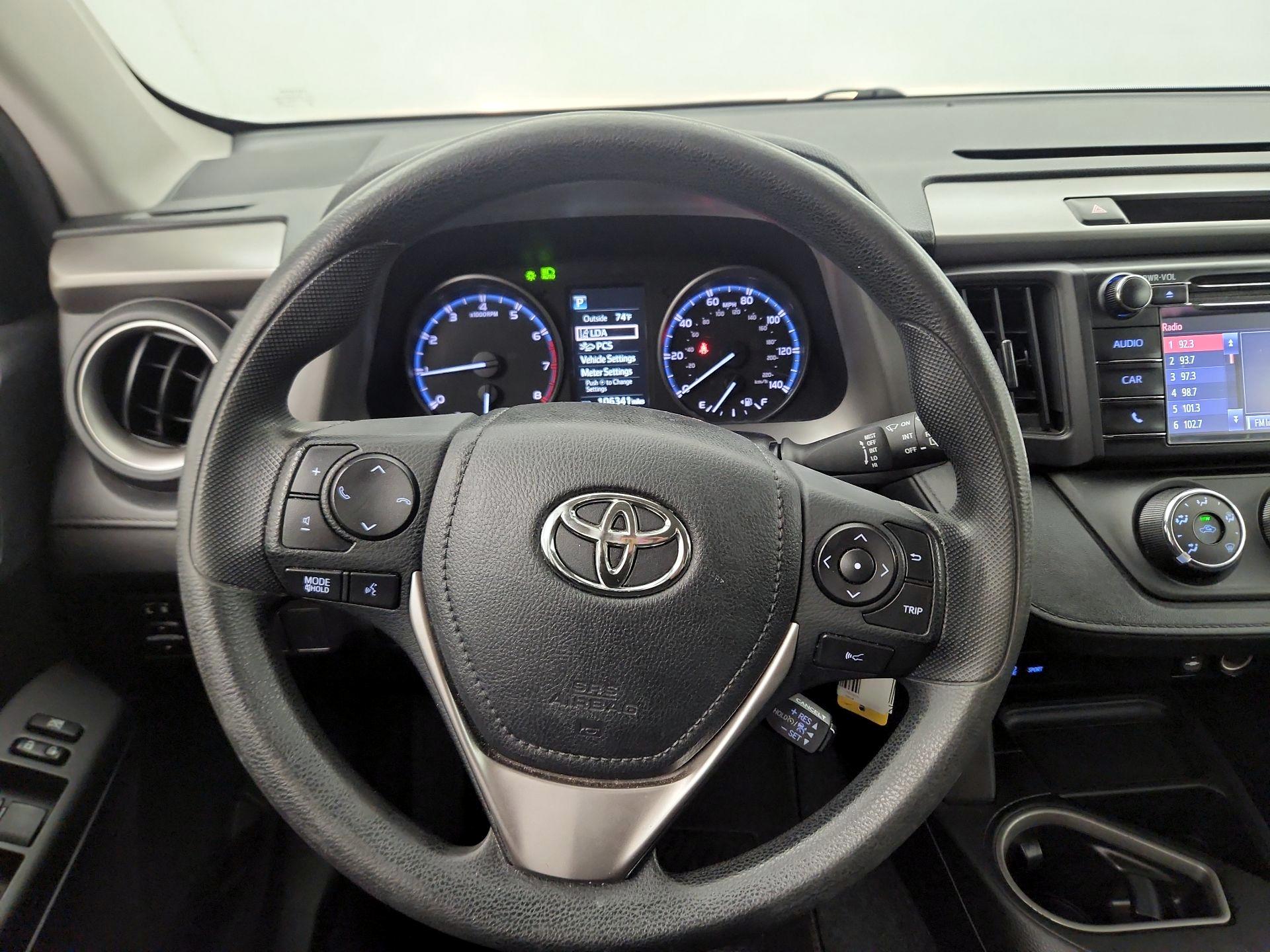 Thumbnail: 2017 Toyota RAV4 - 10