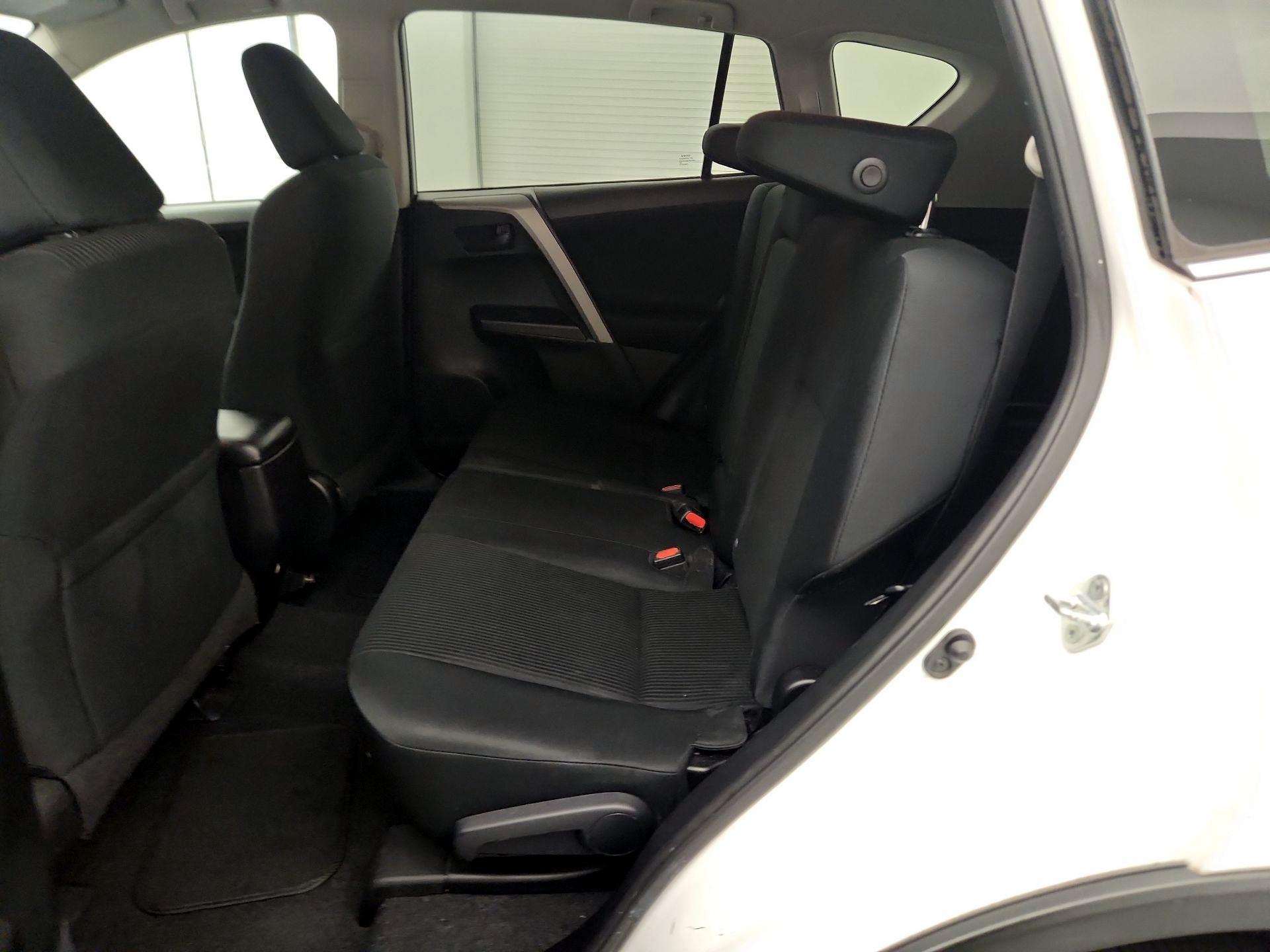 Thumbnail: 2017 Toyota RAV4 - 19