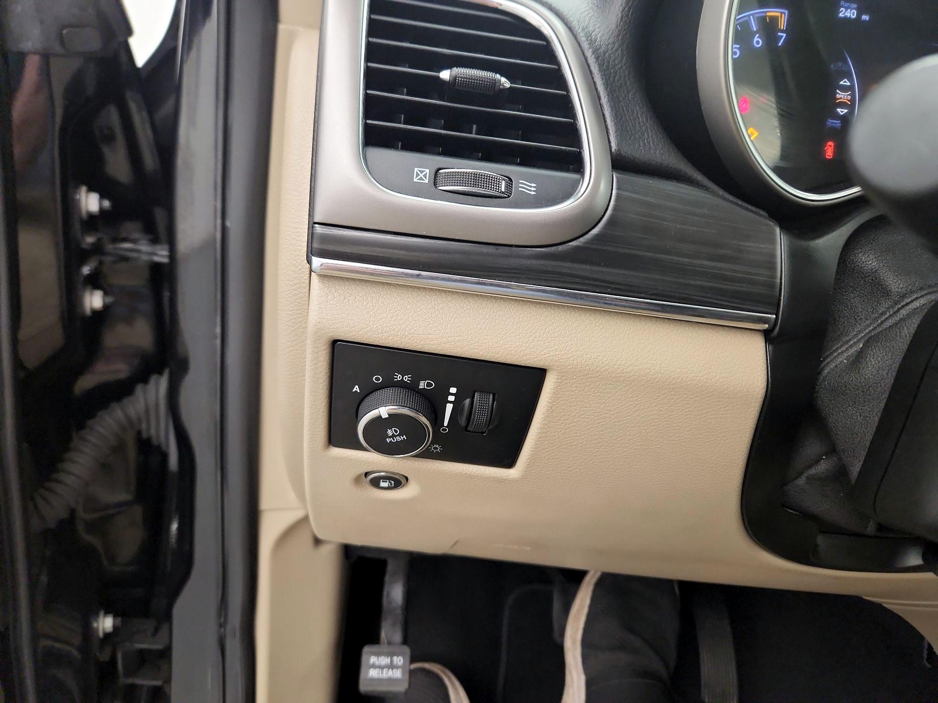 Thumbnail: 2019 Jeep Grand Cherokee - 13
